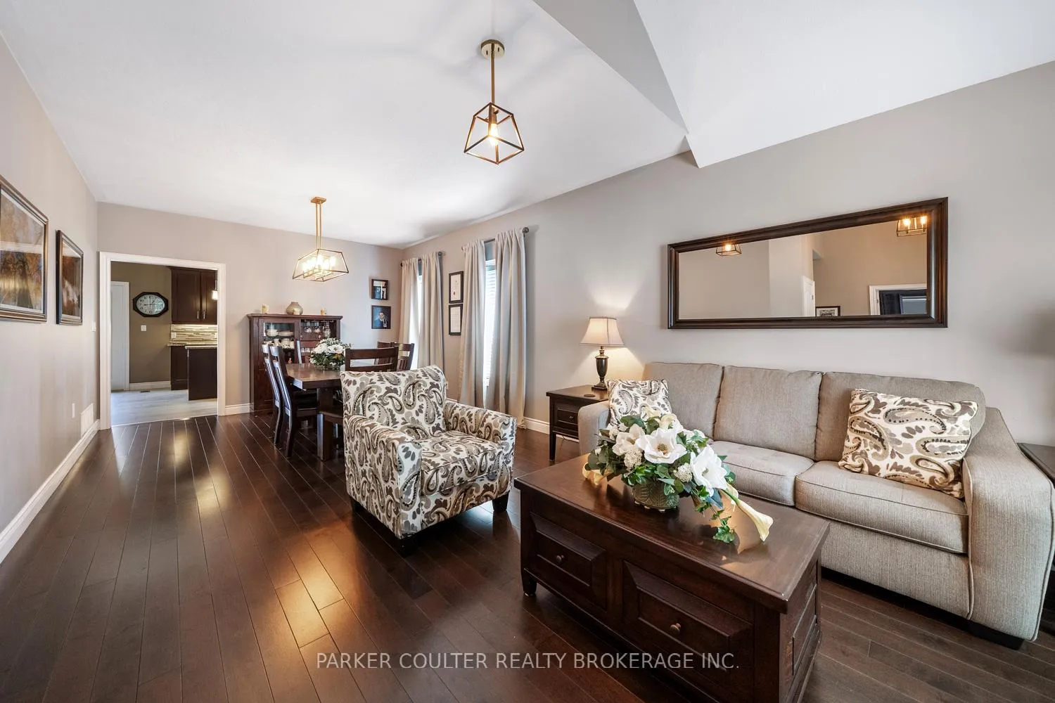 Photo 6 of 3213 Beach Avenue, Innisfil, Rural Innisfil — HOMEH