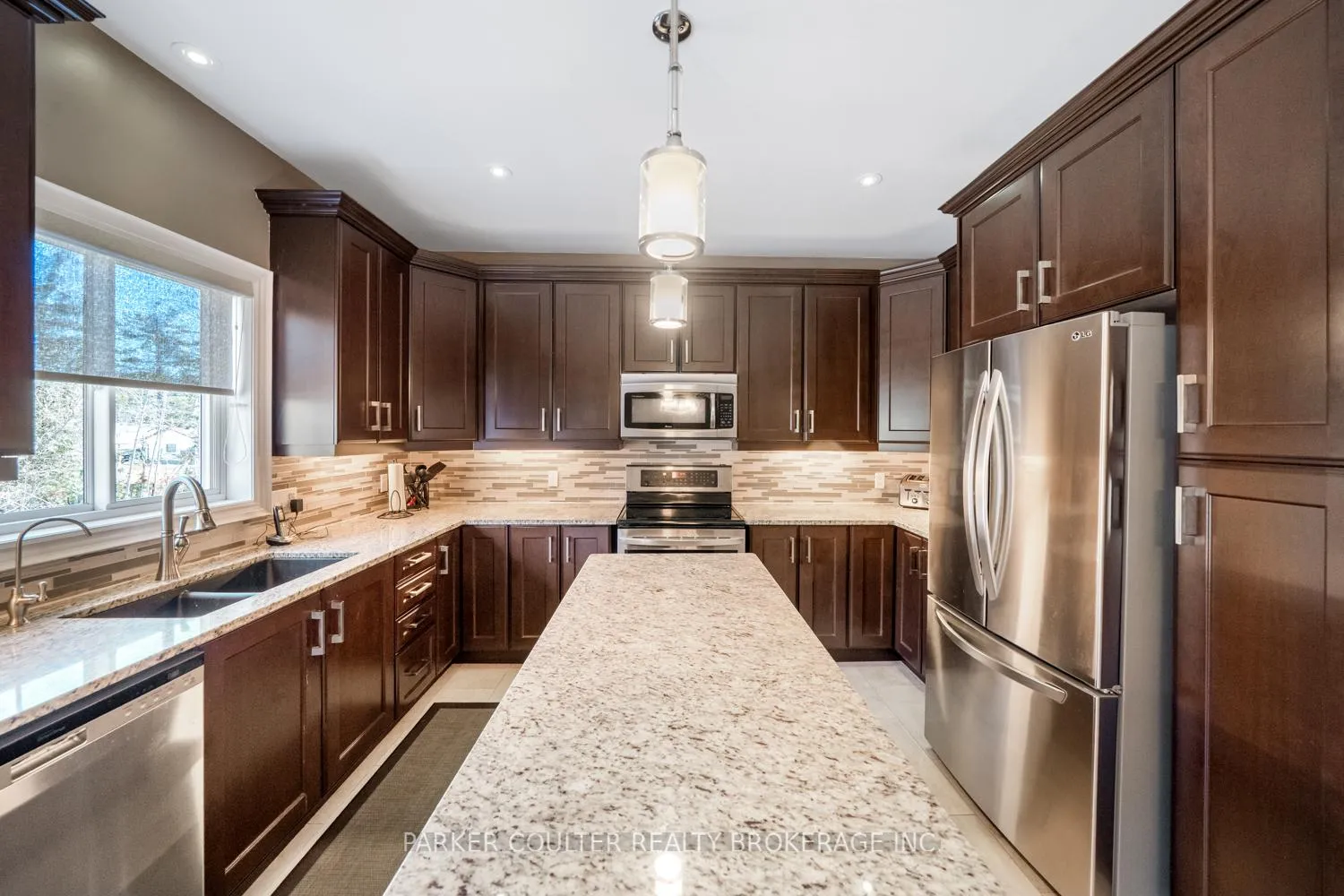 Photo 12 of 3213 Beach Avenue, Innisfil, Rural Innisfil — HOMEH