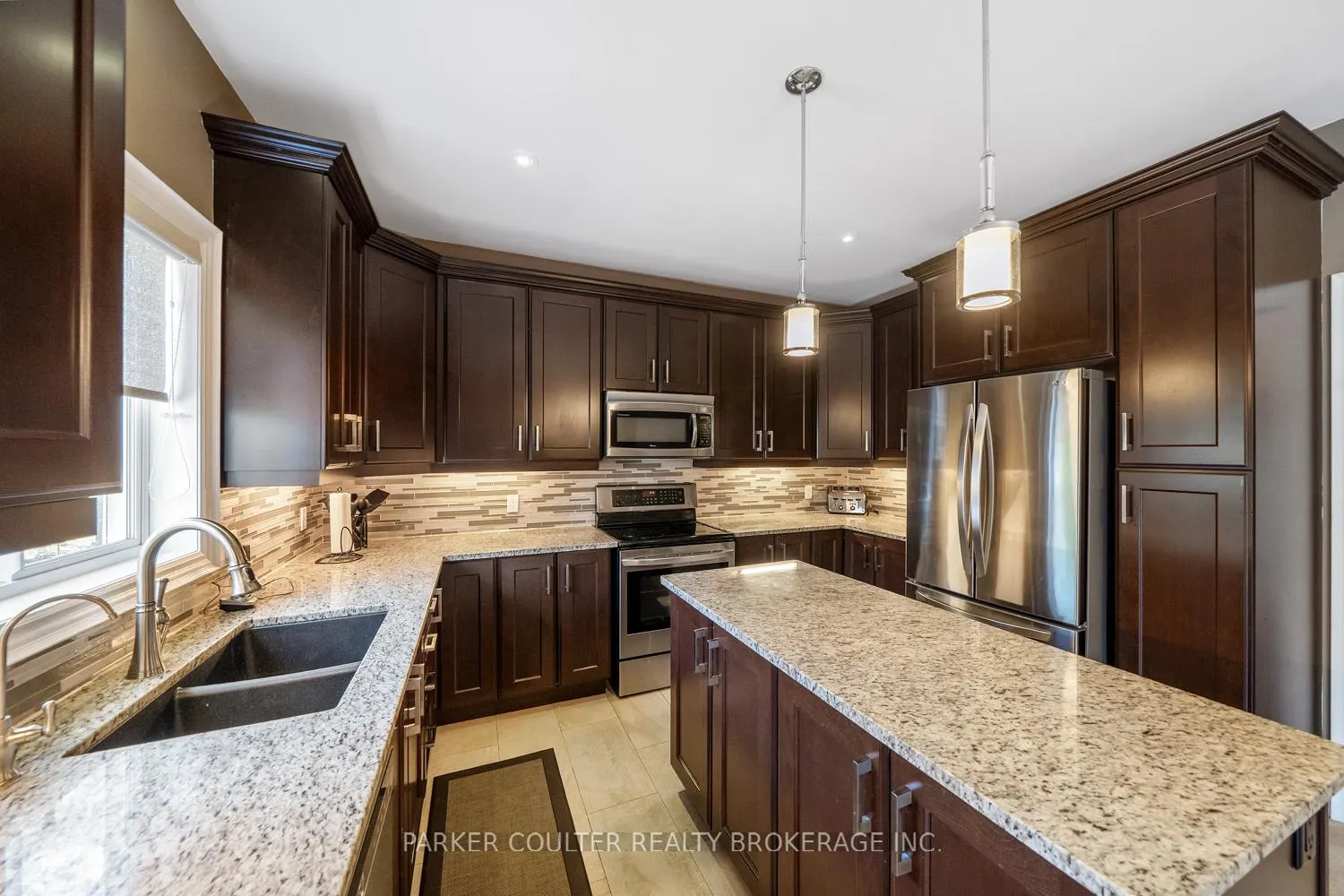 Photo 14 of 3213 Beach Avenue, Innisfil, Rural Innisfil — HOMEH