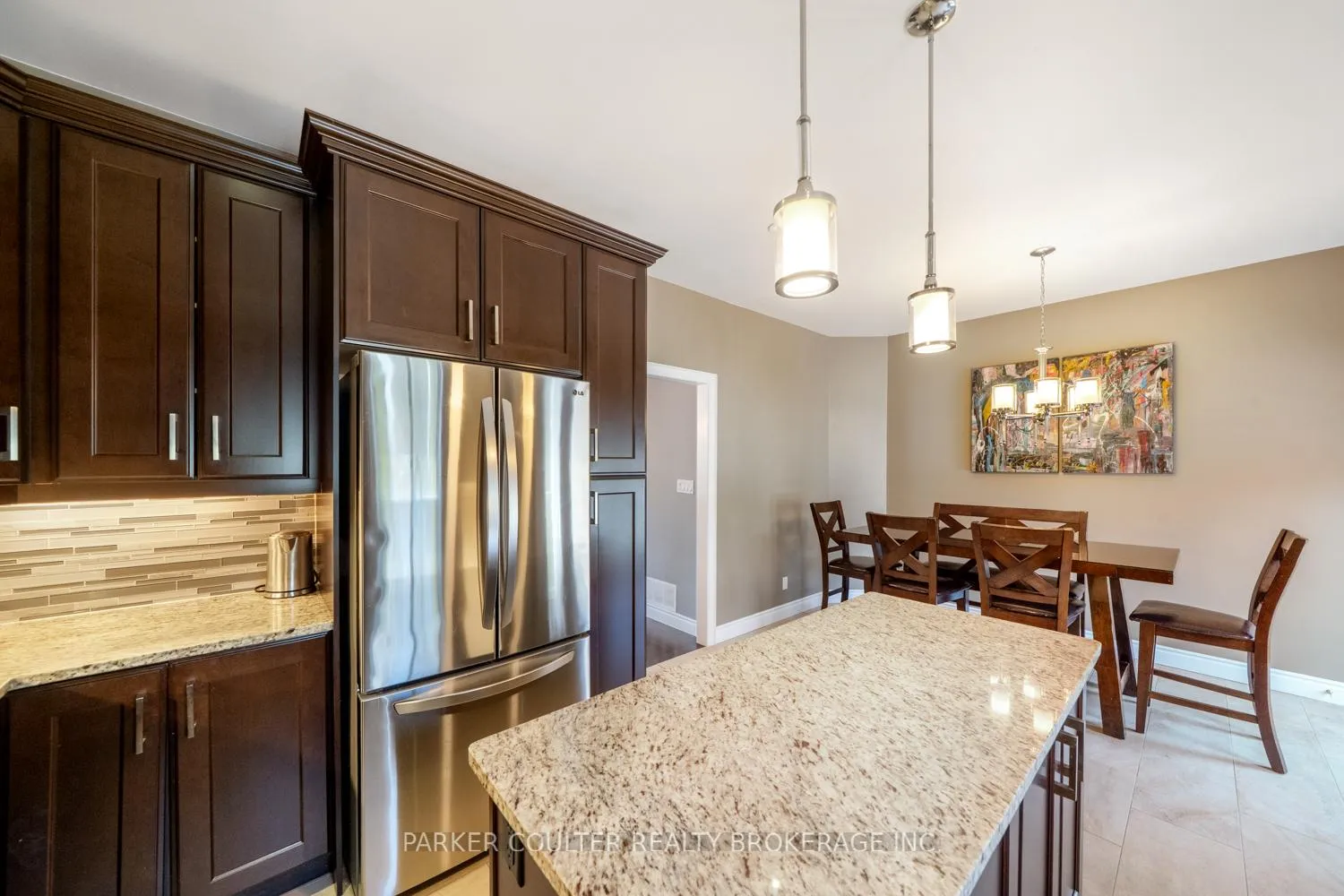 Photo 16 of 3213 Beach Avenue, Innisfil, Rural Innisfil — HOMEH