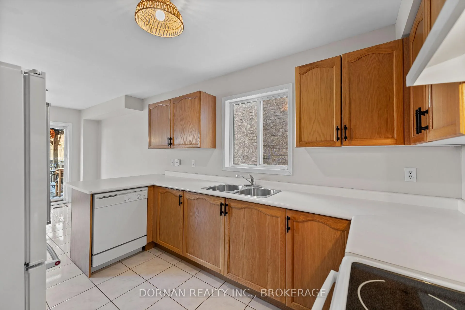 Photo 11 of 26 Candlebrook Drive, Whitby, Pringle Creek — HOMEH