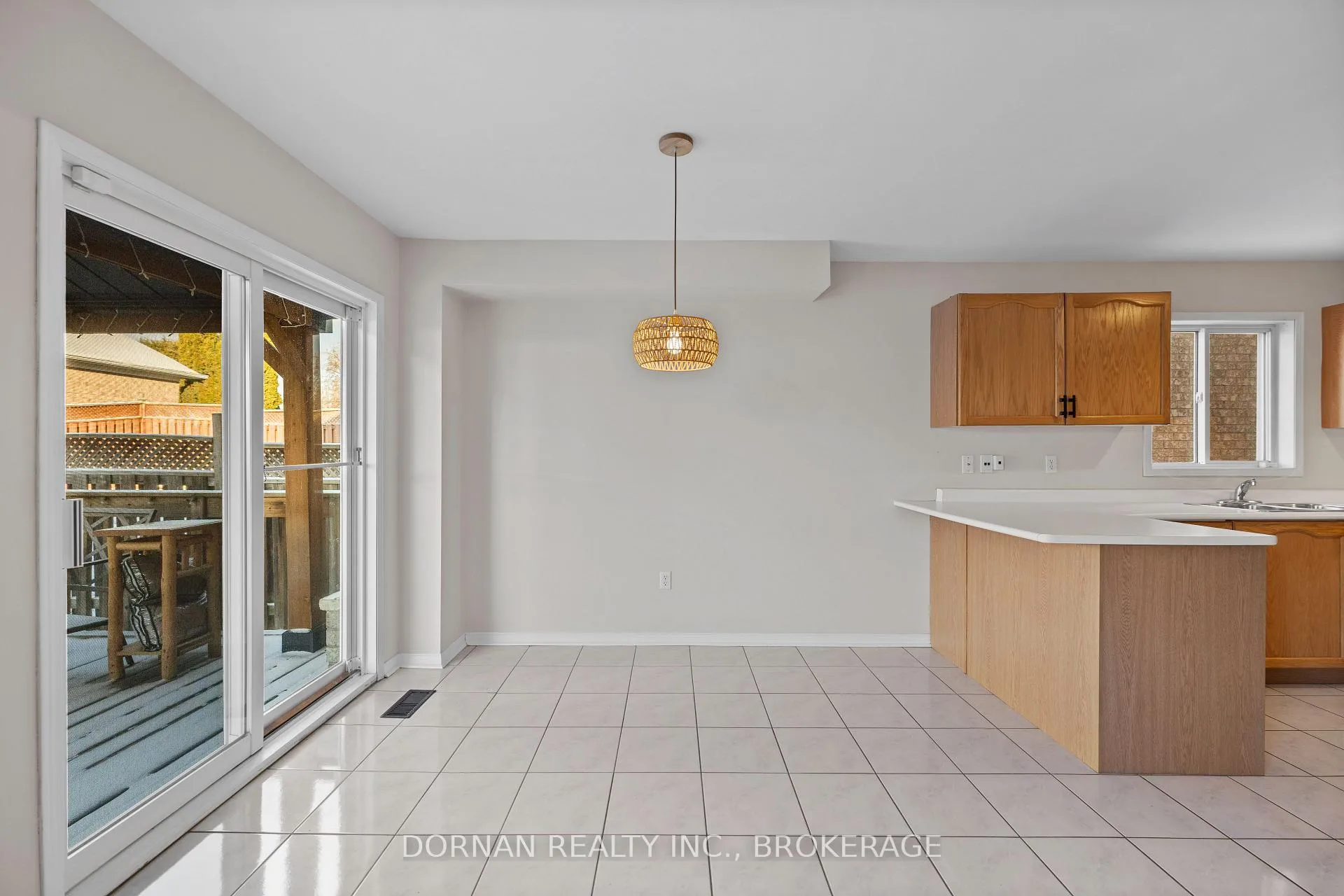 Photo 14 of 26 Candlebrook Drive, Whitby, Pringle Creek — HOMEH