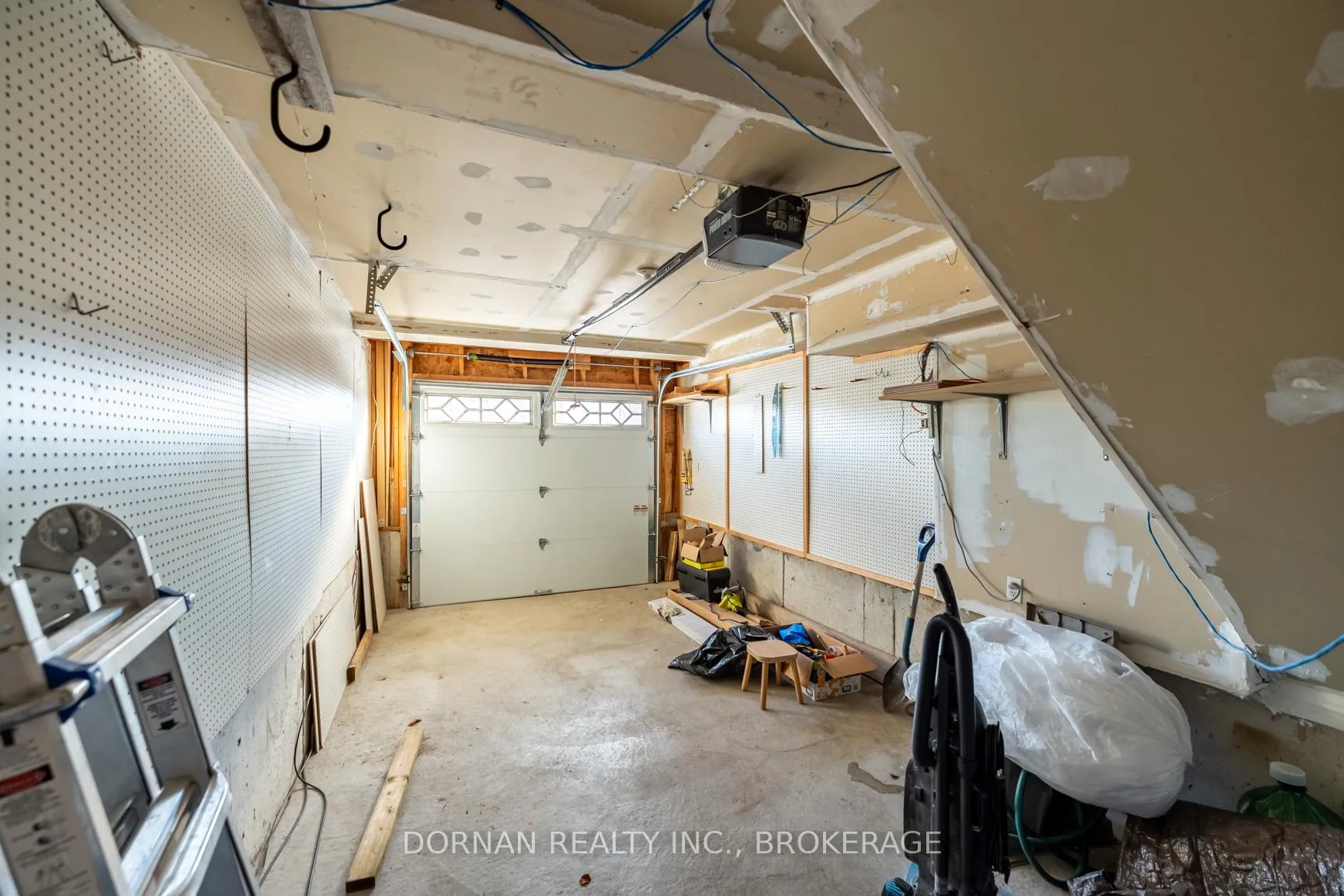 Photo 18 of 26 Candlebrook Drive, Whitby, Pringle Creek — HOMEH
