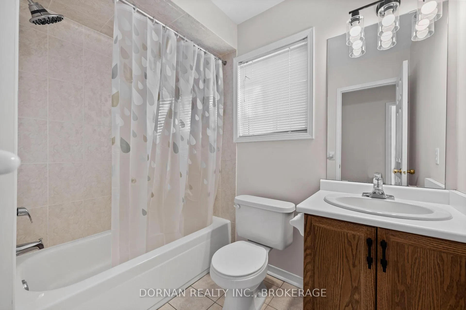 Photo 23 of 26 Candlebrook Drive, Whitby, Pringle Creek — HOMEH
