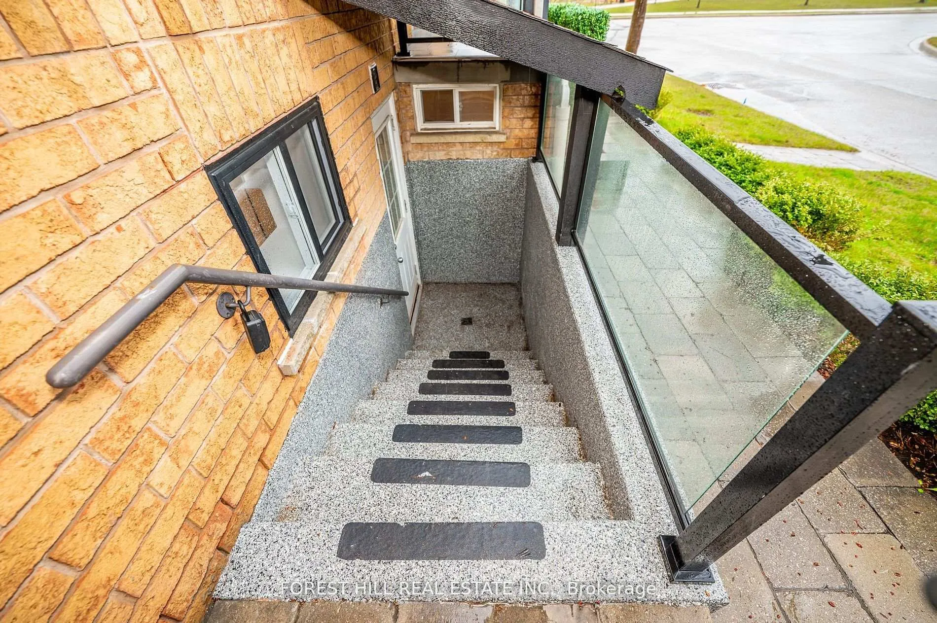 Photo 4 of Unit Lower, 182 Fossil Hill Road, Vaughan, Vellore Village — HOMEH