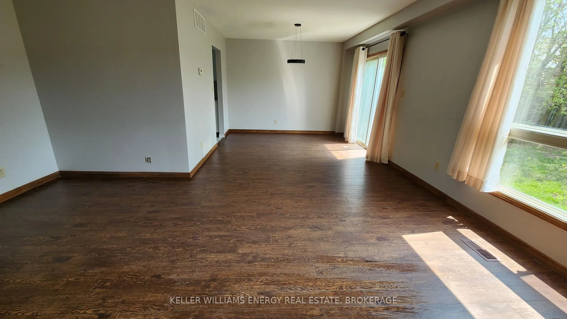 Photo 3 of 53 Wilmot Street, Clarington, Newcastle — HOMEH