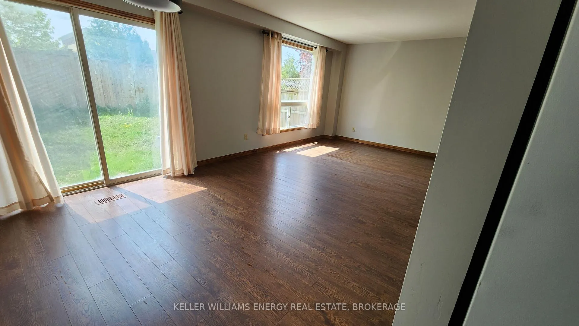 Photo 4 of 53 Wilmot Street, Clarington, Newcastle — HOMEH