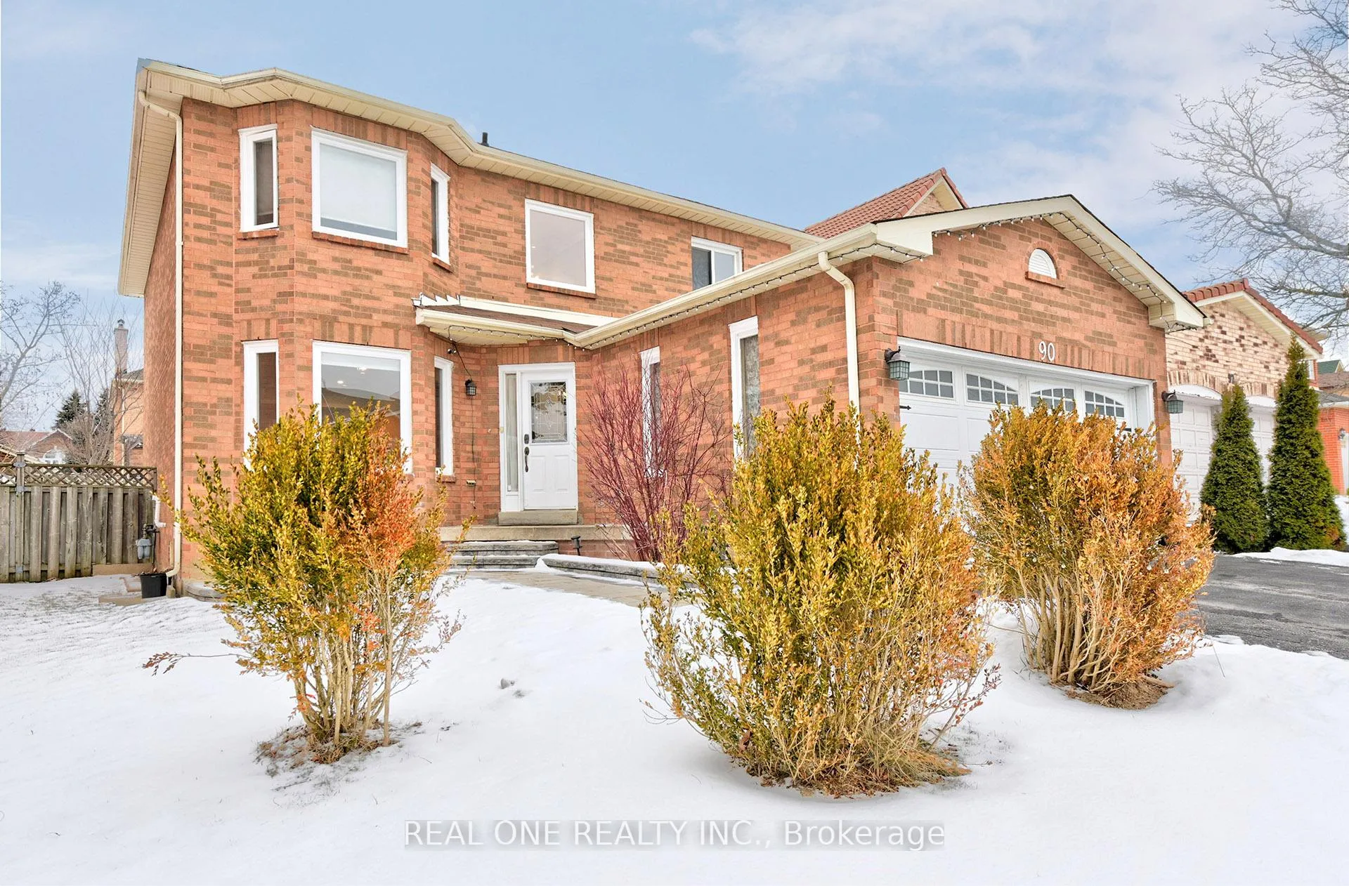 Photo 2 of 90 Morrison Crescent, Markham, Buttonville — HOMEH