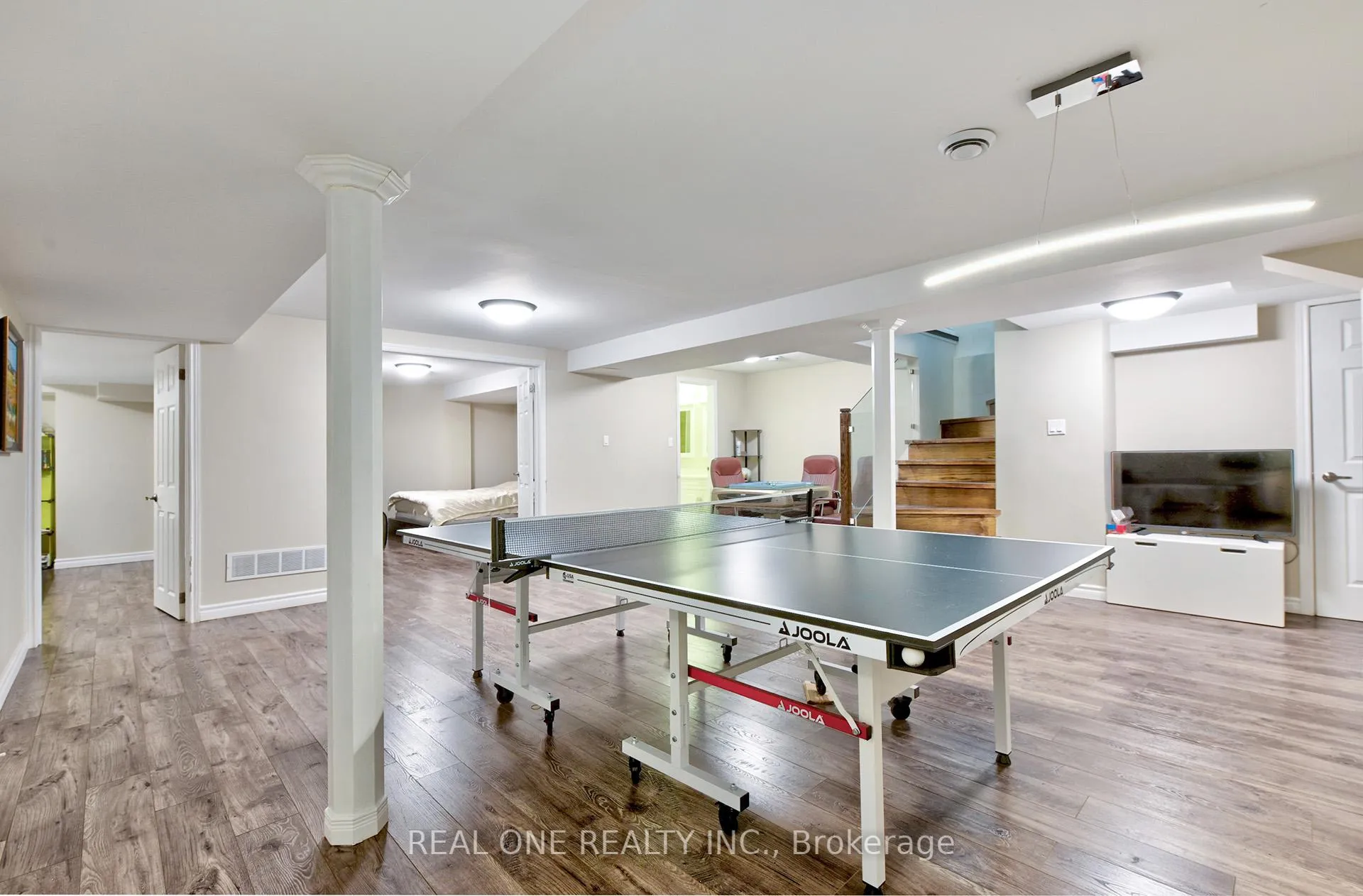 Photo 4 of 90 Morrison Crescent, Markham, Buttonville — HOMEH