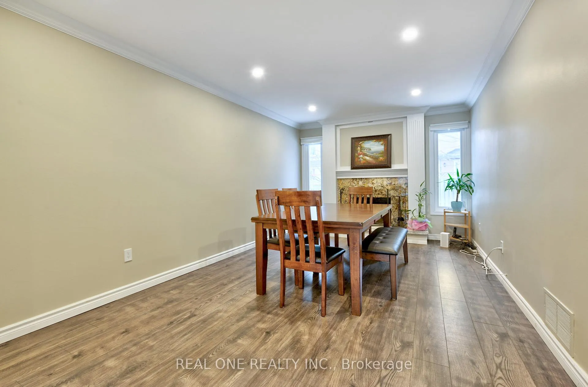 Photo 9 of 90 Morrison Crescent, Markham, Buttonville — HOMEH