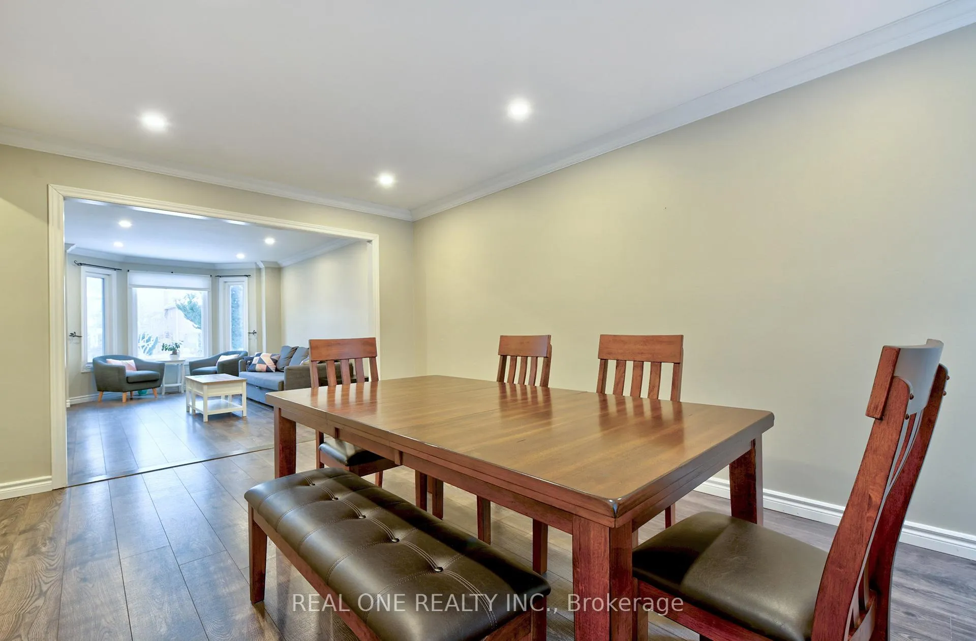 Photo 10 of 90 Morrison Crescent, Markham, Buttonville — HOMEH