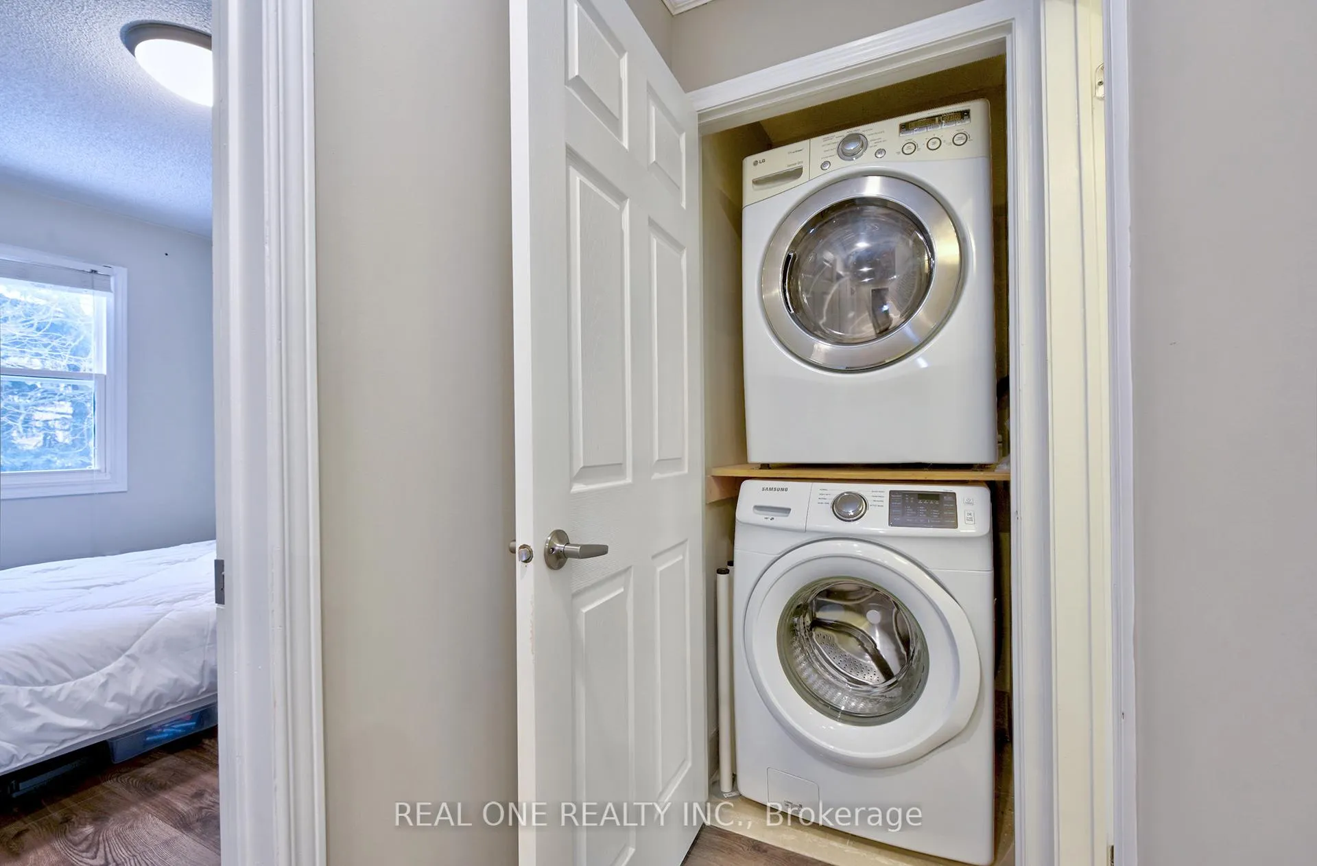 Photo 20 of 90 Morrison Crescent, Markham, Buttonville — HOMEH