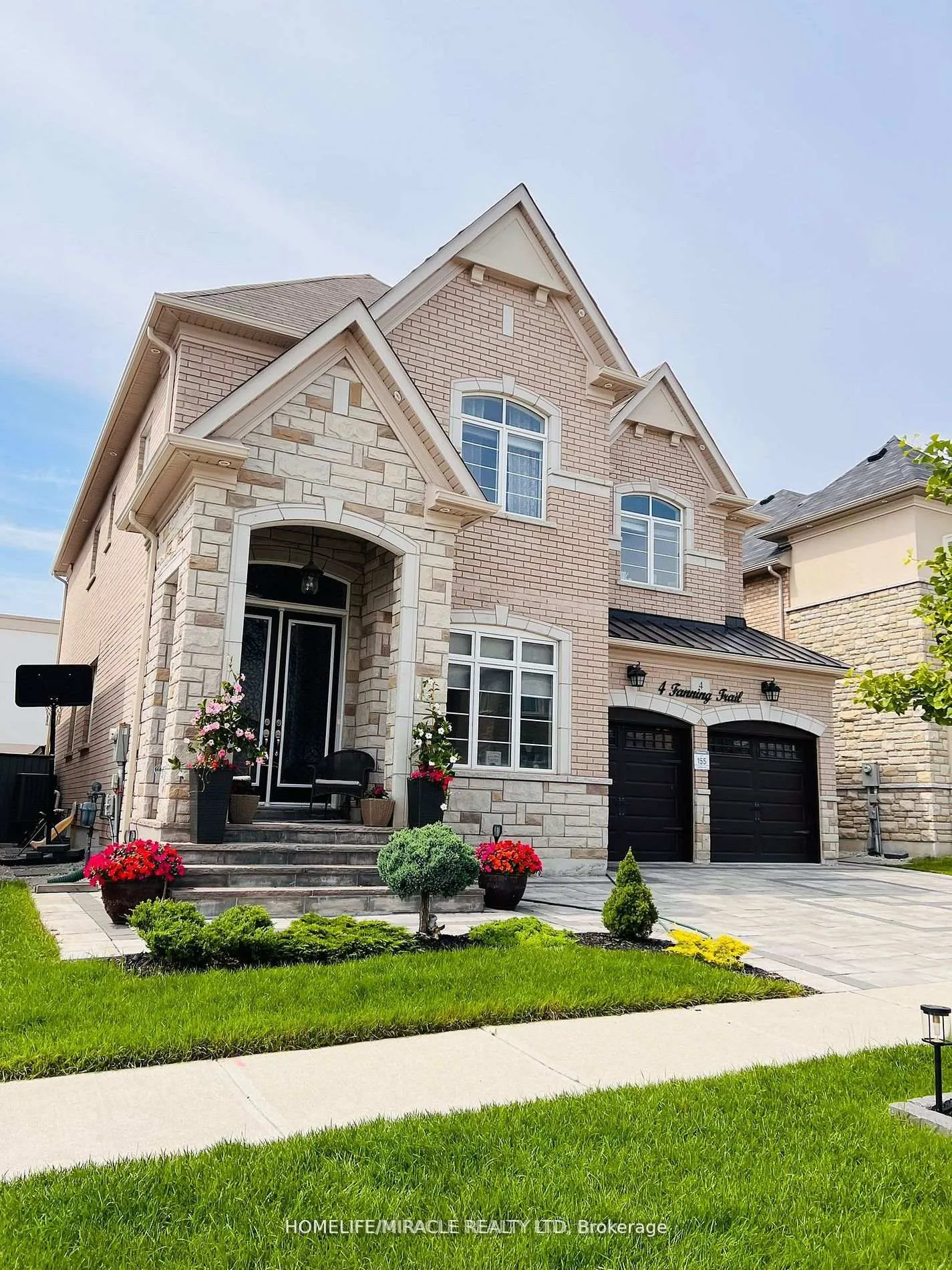 Front of 4 Fanning Trail