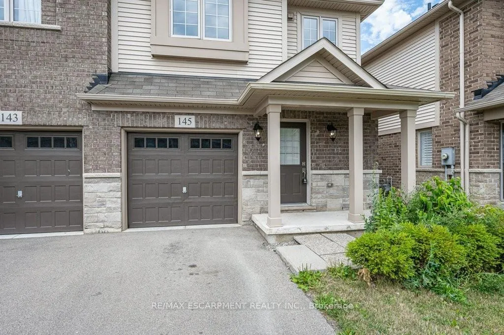 Photo 3 of 145 Echovalley Drive, Hamilton, Stoney Creek — HOMEH