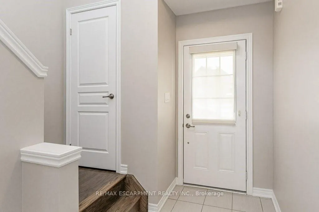 Photo 4 of 145 Echovalley Drive, Hamilton, Stoney Creek — HOMEH