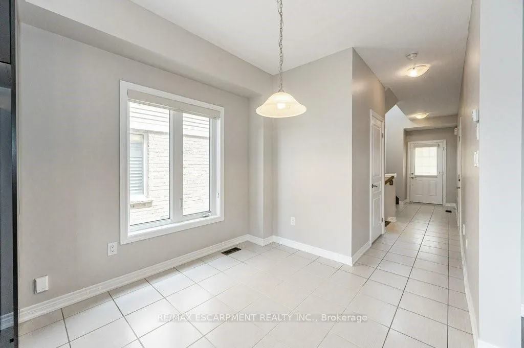 Photo 6 of 145 Echovalley Drive, Hamilton, Stoney Creek — HOMEH