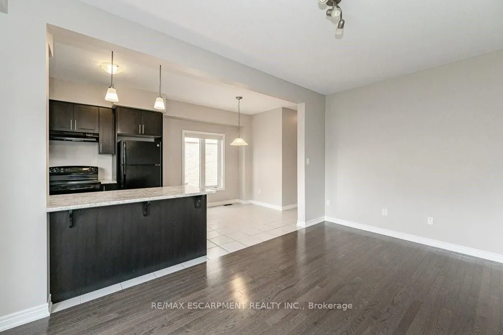 Photo 16 of 145 Echovalley Drive, Hamilton, Stoney Creek — HOMEH