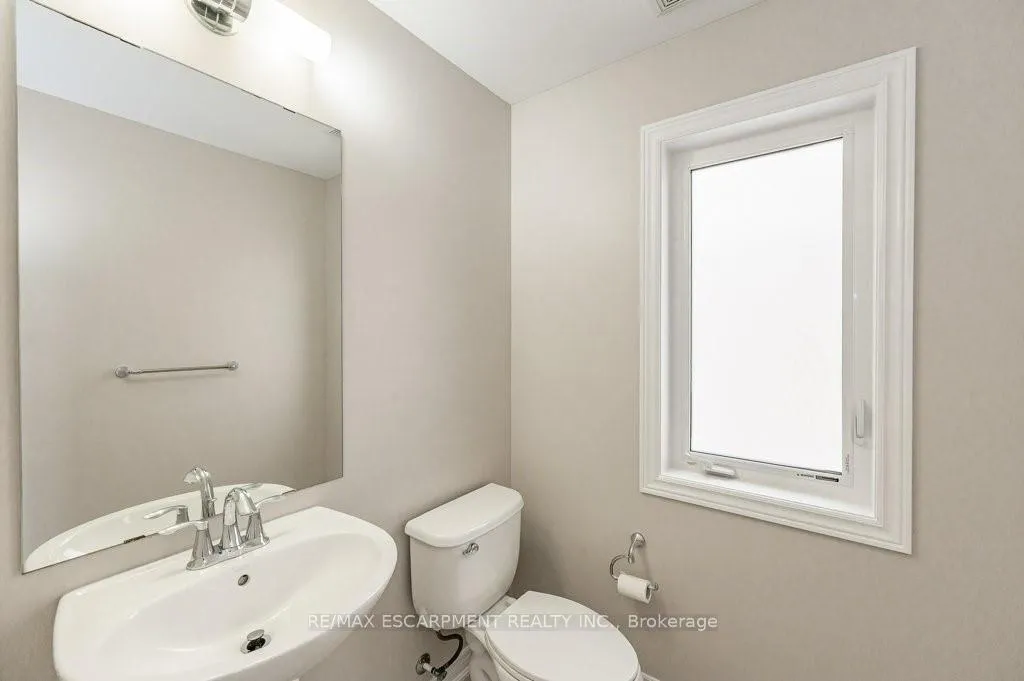 Photo 18 of 145 Echovalley Drive, Hamilton, Stoney Creek — HOMEH