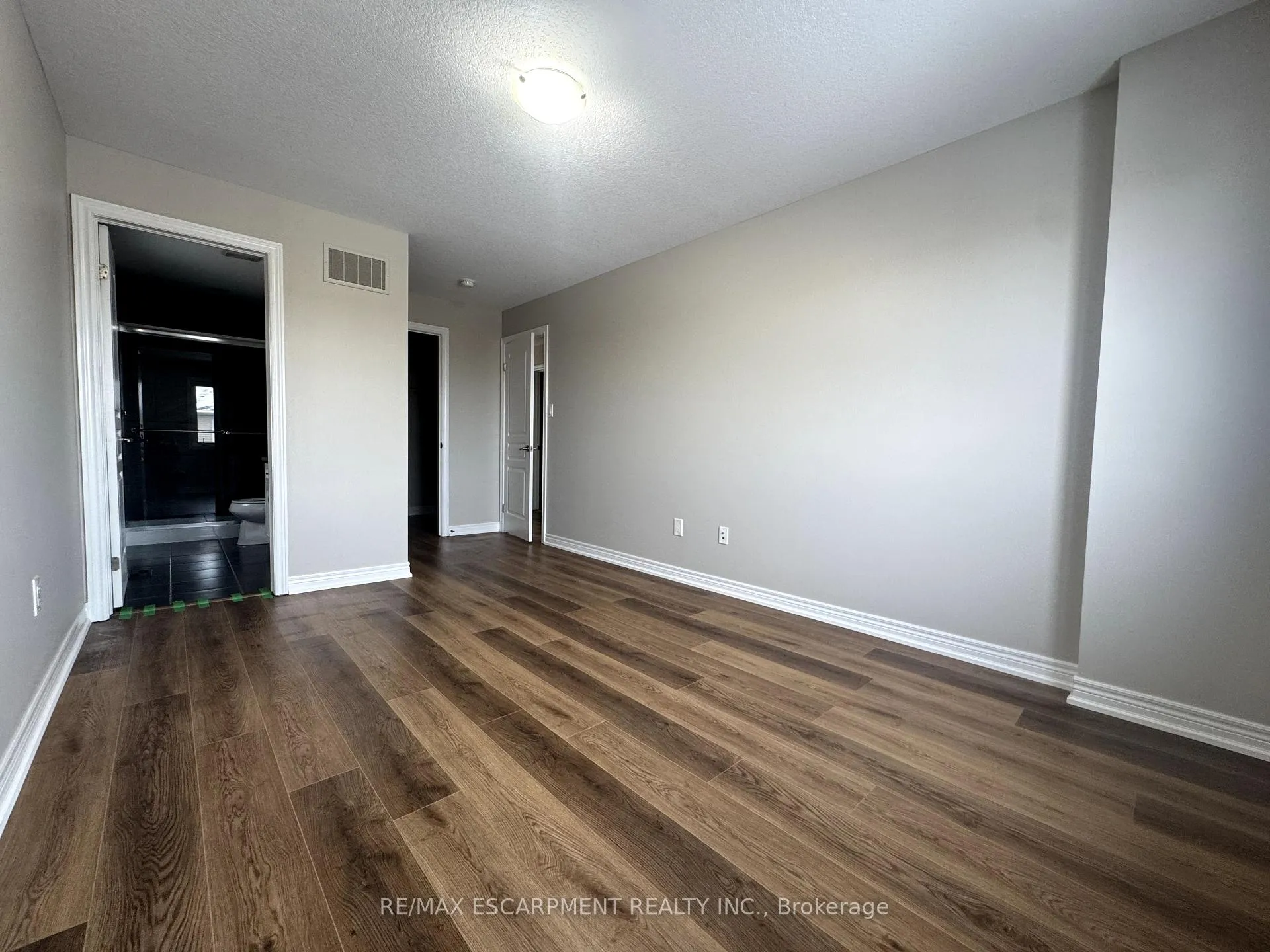 Photo 20 of 145 Echovalley Drive, Hamilton, Stoney Creek — HOMEH