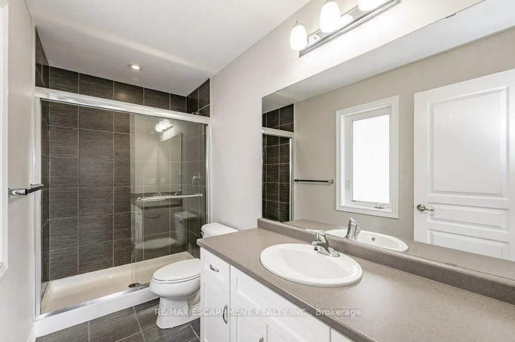 Photo 21 of 145 Echovalley Drive, Hamilton, Stoney Creek — HOMEH
