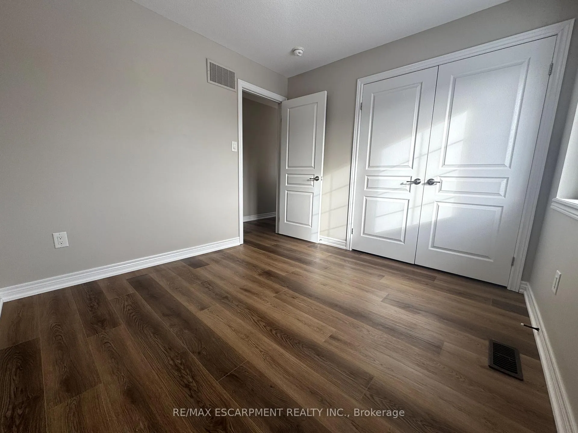 Photo 23 of 145 Echovalley Drive, Hamilton, Stoney Creek — HOMEH