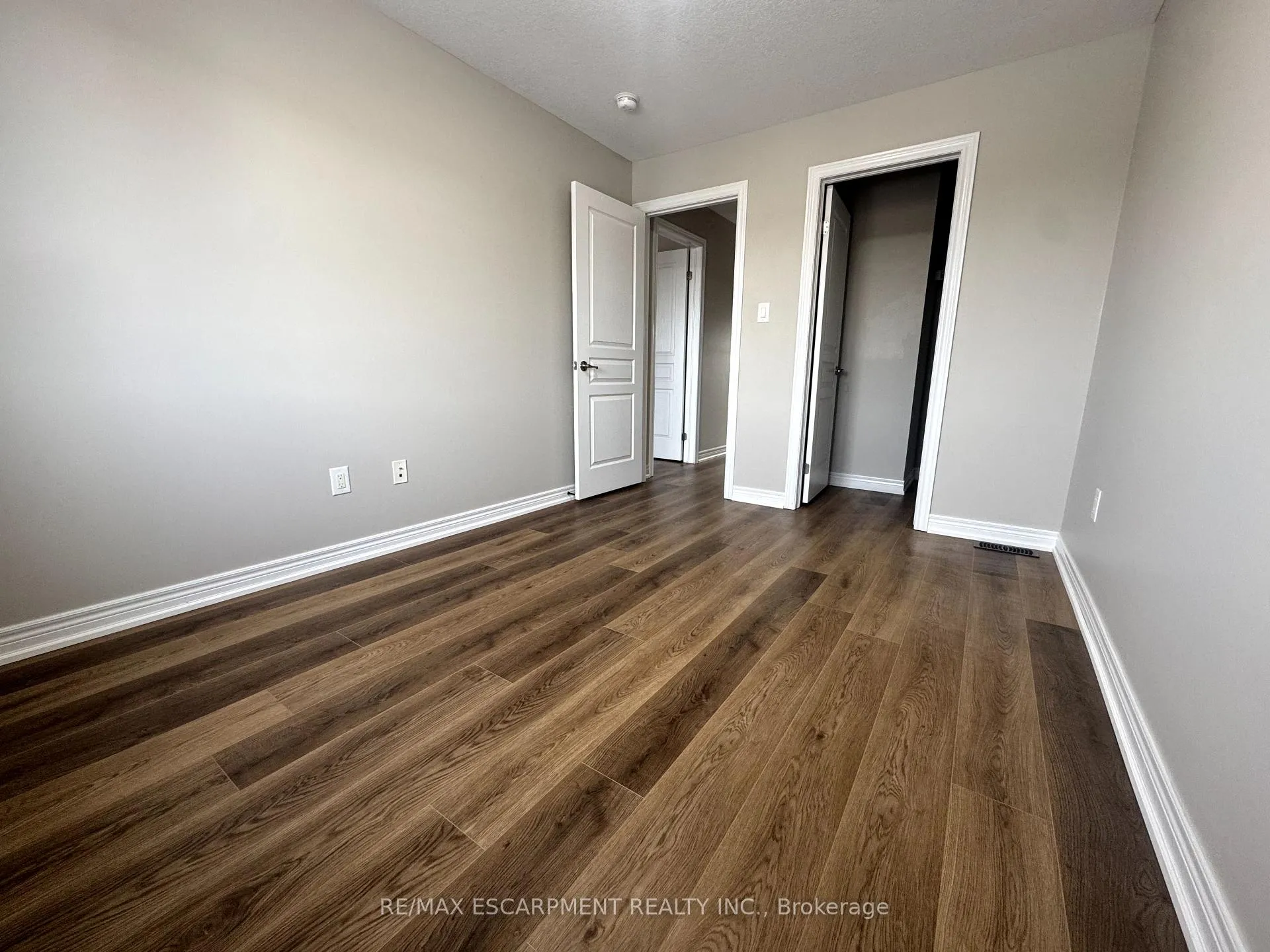 Photo 24 of 145 Echovalley Drive, Hamilton, Stoney Creek — HOMEH
