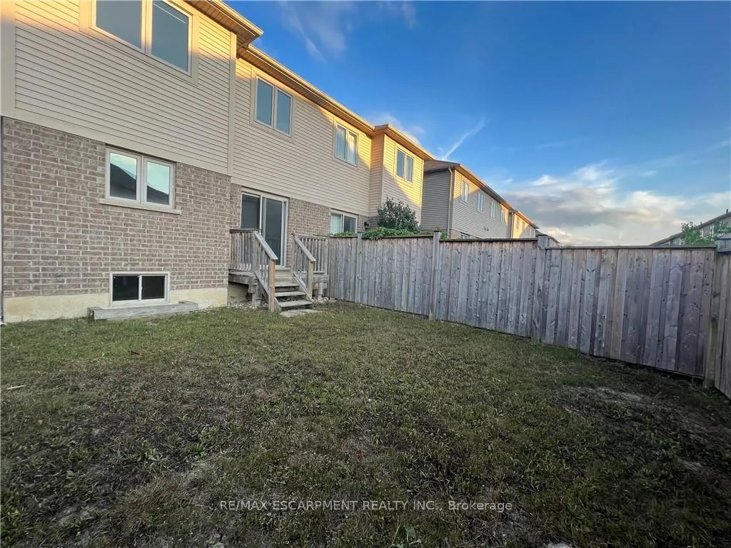 Photo 29 of 145 Echovalley Drive, Hamilton, Stoney Creek — HOMEH
