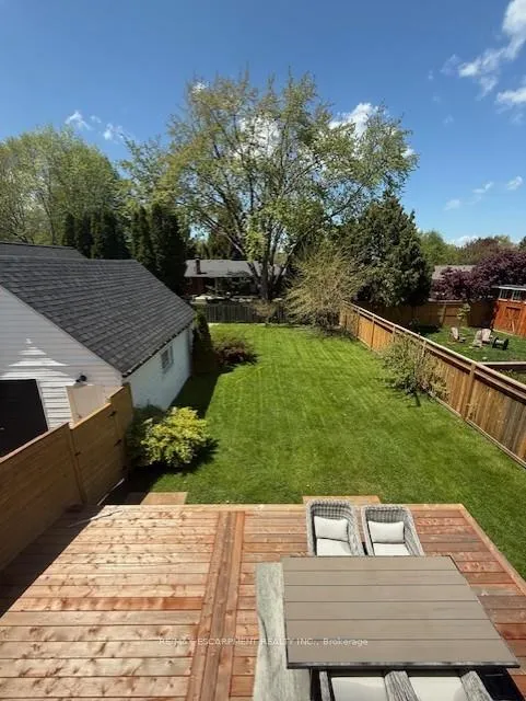 Photo 14 of 11 Nelles Road N, Grimsby, Grimsby East — HOMEH