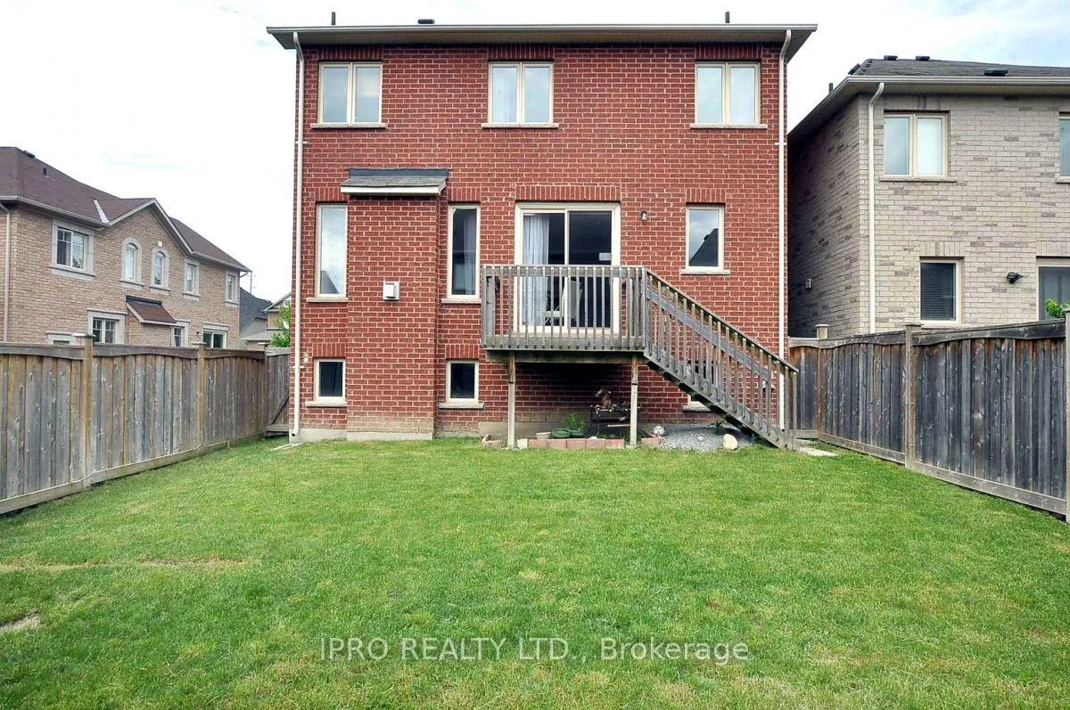 Photo 3 of 46 Langhorst Crescent, Richmond Hill, Jefferson — HOMEH