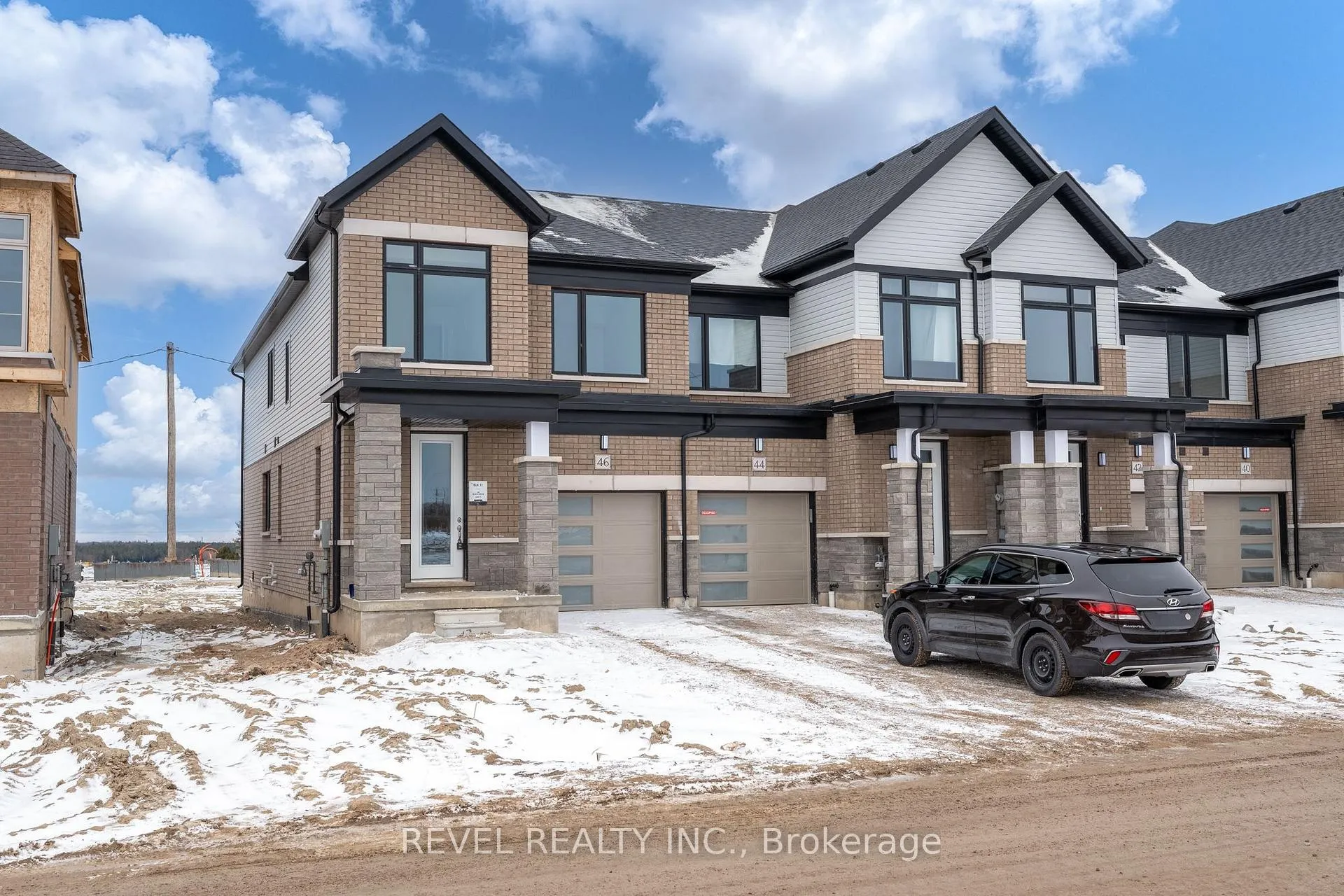 Photo 2 of 46 Blain Drive, Hamilton, Binbrook — HOMEH