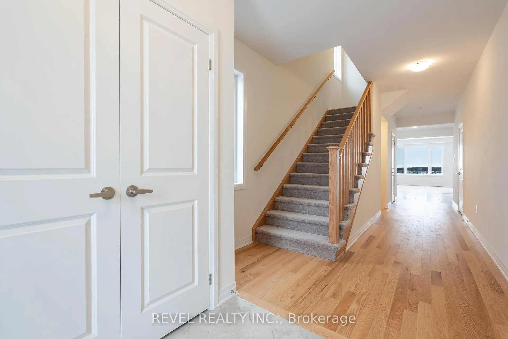 Photo 5 of 46 Blain Drive, Hamilton, Binbrook — HOMEH
