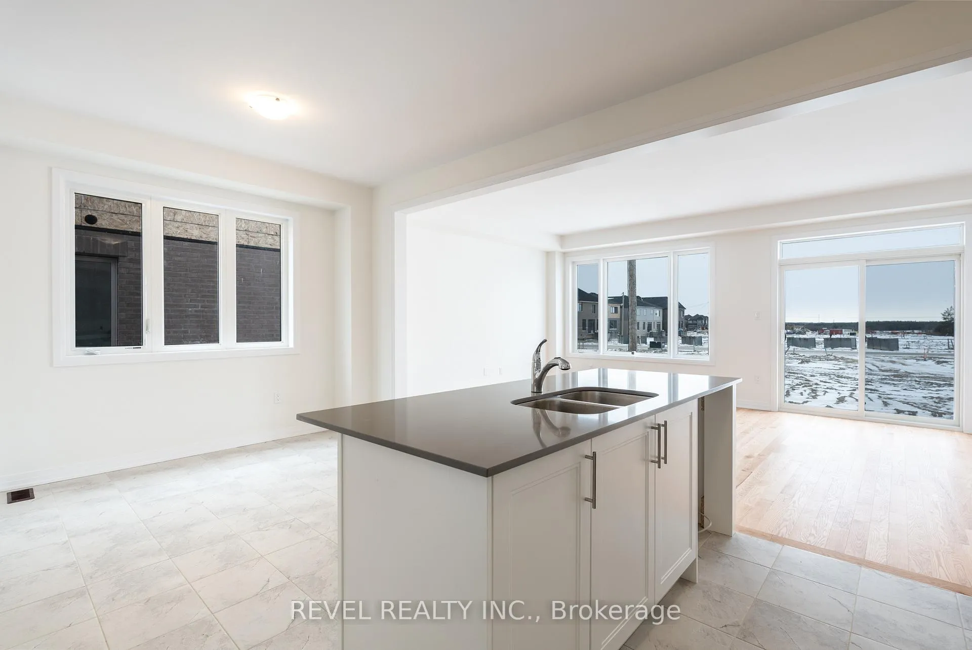 Photo 14 of 46 Blain Drive, Hamilton, Binbrook — HOMEH