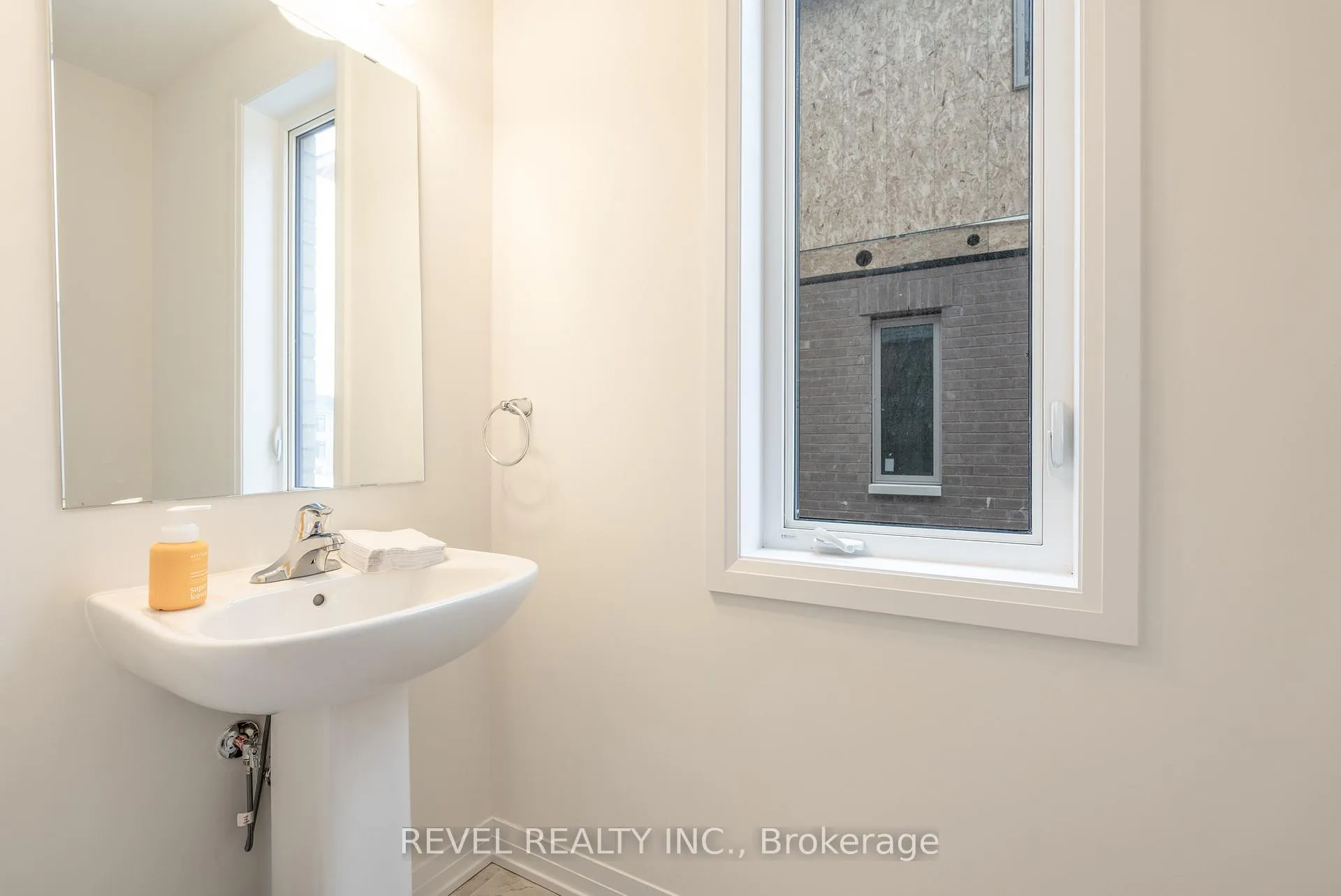 Photo 20 of 46 Blain Drive, Hamilton, Binbrook — HOMEH