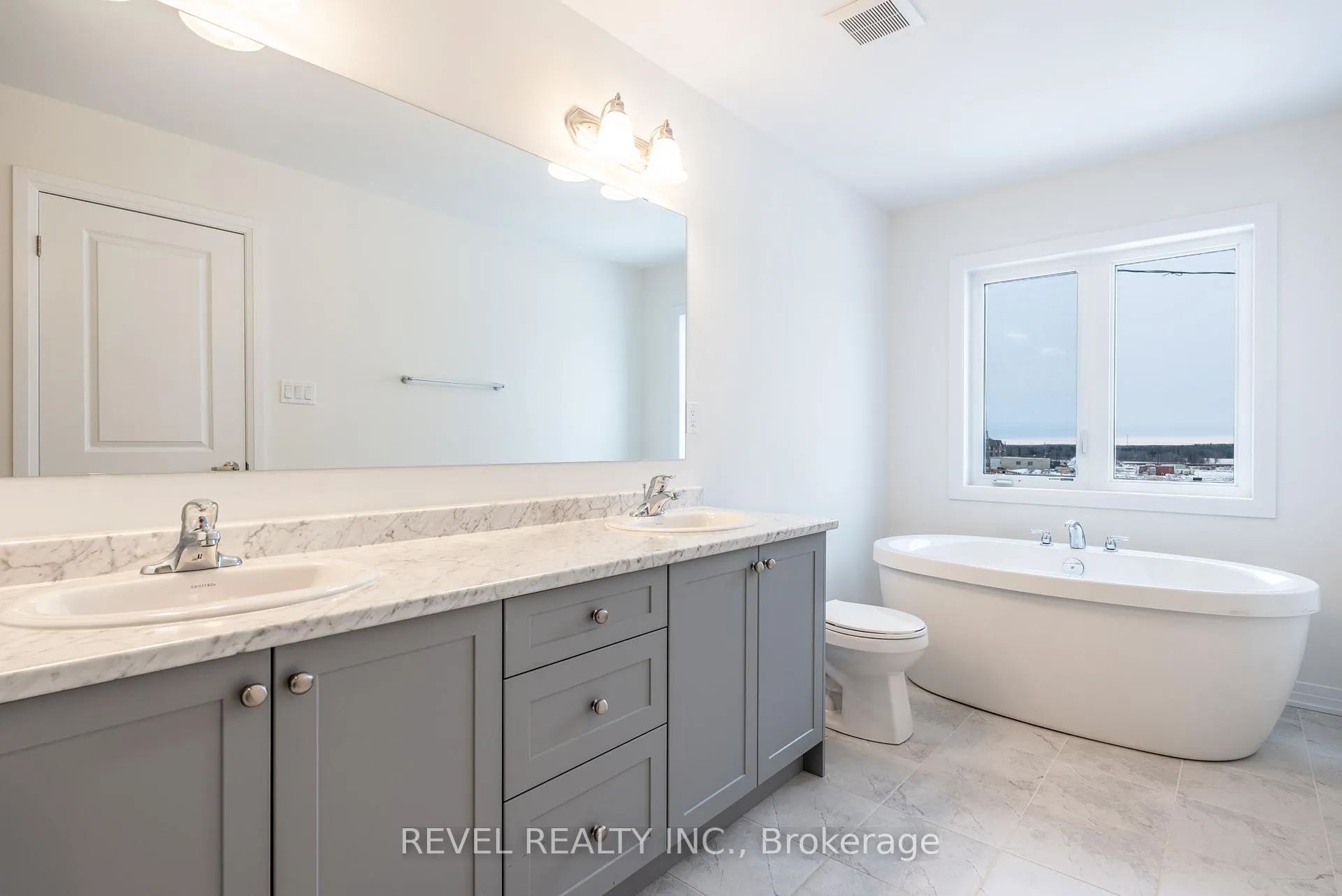 Photo 27 of 46 Blain Drive, Hamilton, Binbrook — HOMEH