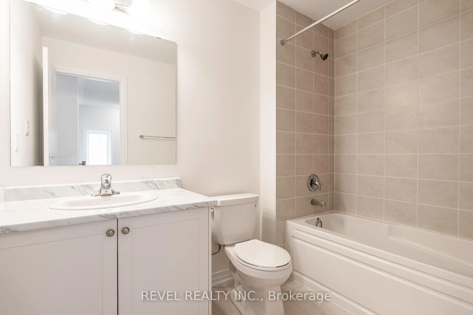 Photo 36 of 46 Blain Drive, Hamilton, Binbrook — HOMEH