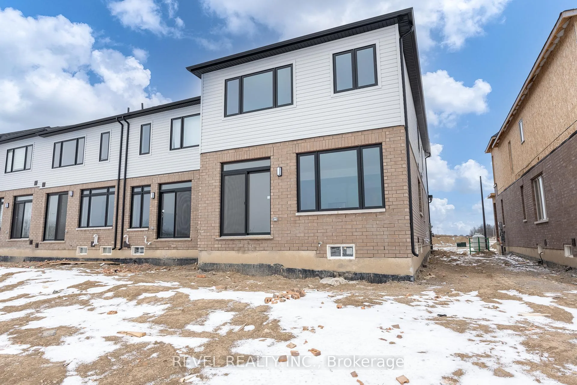Photo 41 of 46 Blain Drive, Hamilton, Binbrook — HOMEH