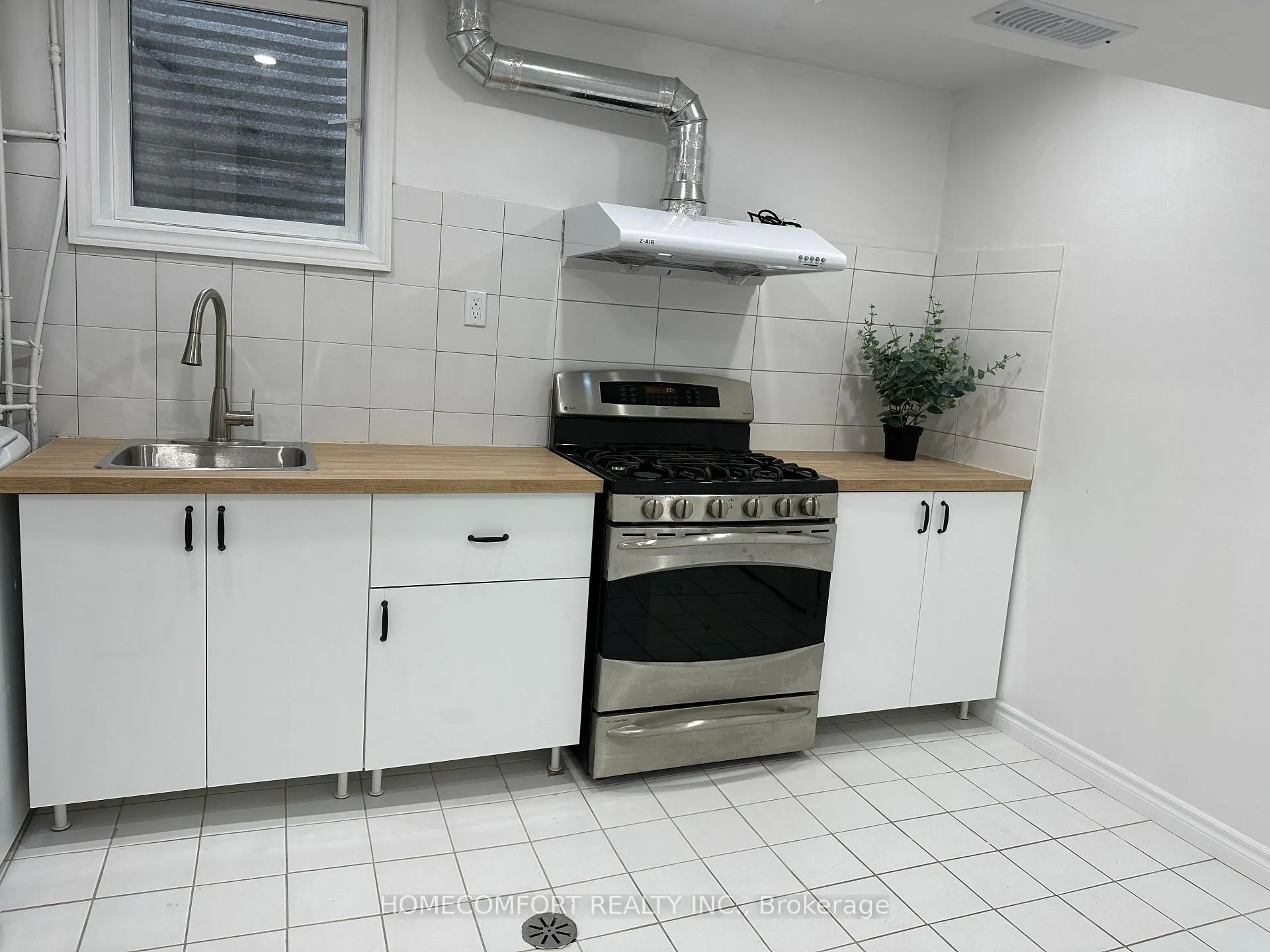 Photo 8 of 36 Coral Harbour Crescent, Markham, Bayview Fairway-Bayview Country Club Estates — HOMEH