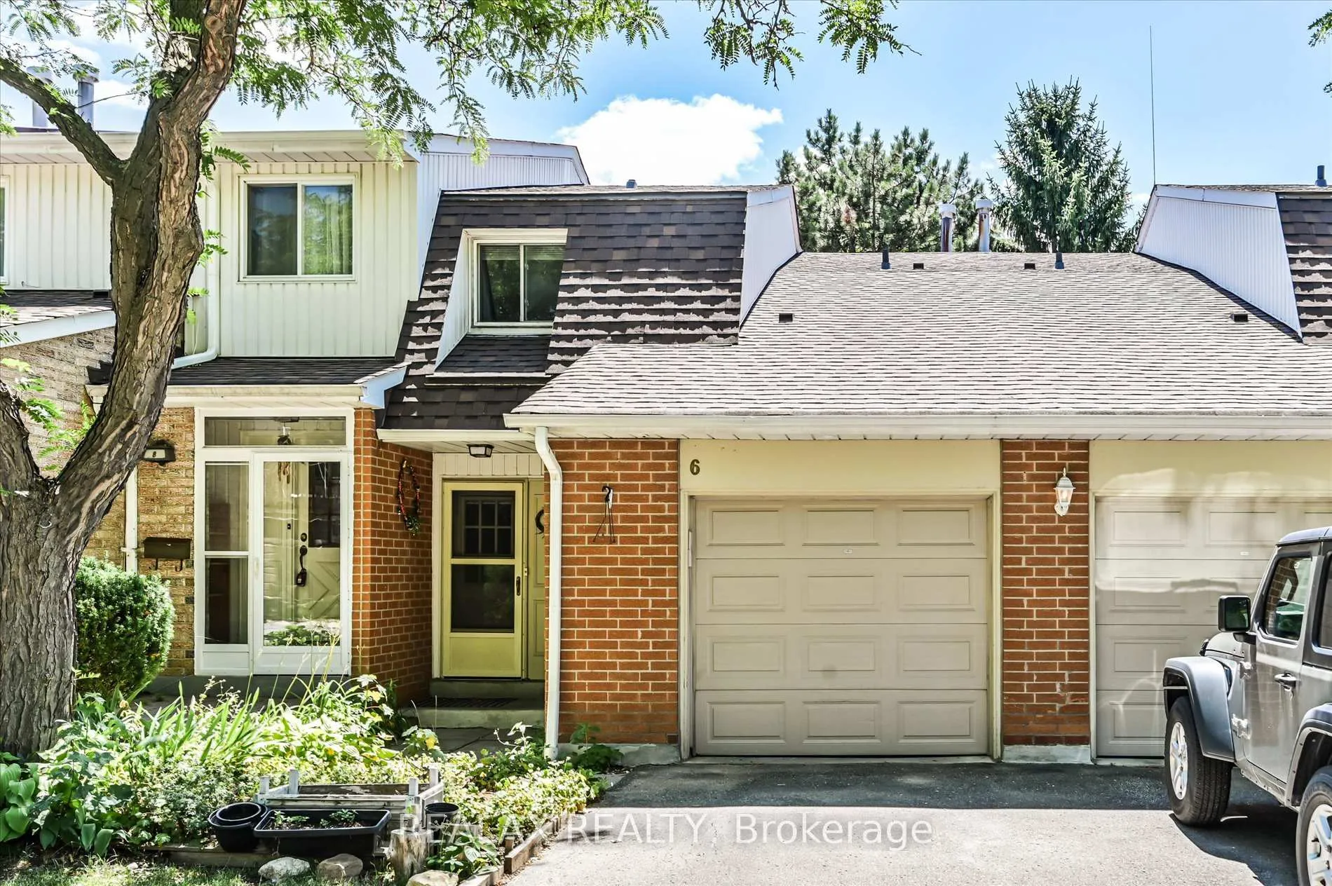 Photo 2 of 6 Kindale Way, Markham, Royal Orchard — HOMEH