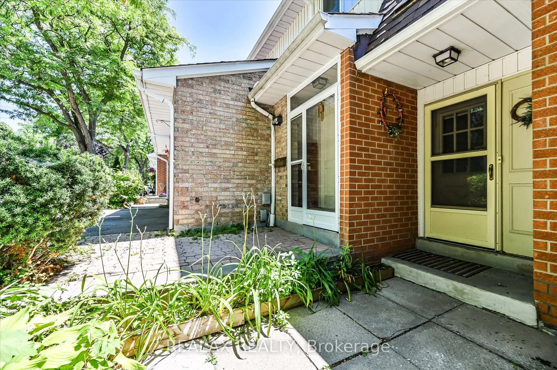 Photo 3 of 6 Kindale Way, Markham, Royal Orchard — HOMEH