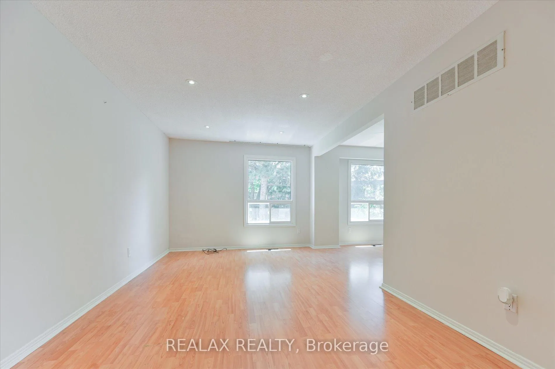 Photo 5 of 6 Kindale Way, Markham, Royal Orchard — HOMEH