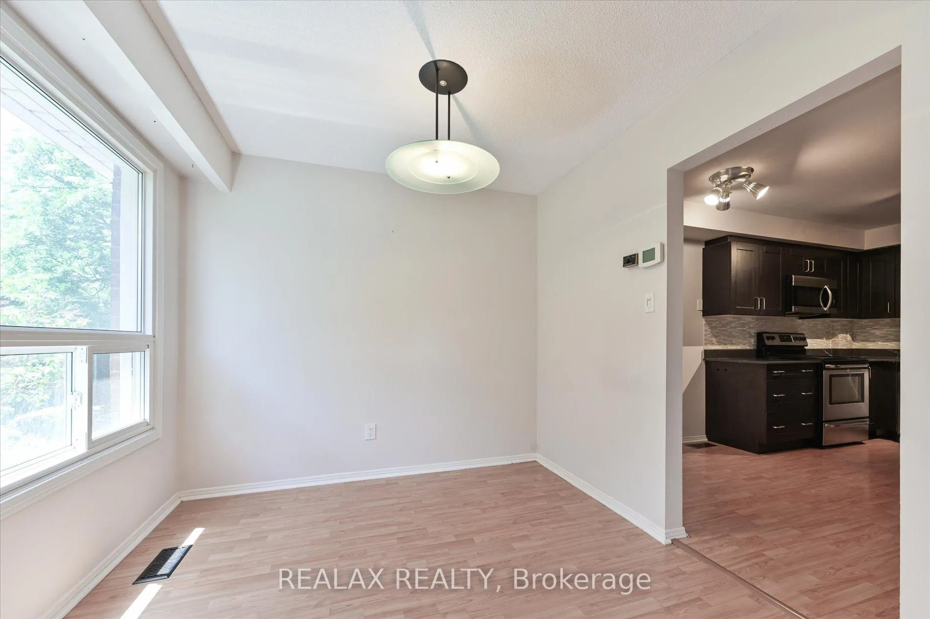 Photo 8 of 6 Kindale Way, Markham, Royal Orchard — HOMEH