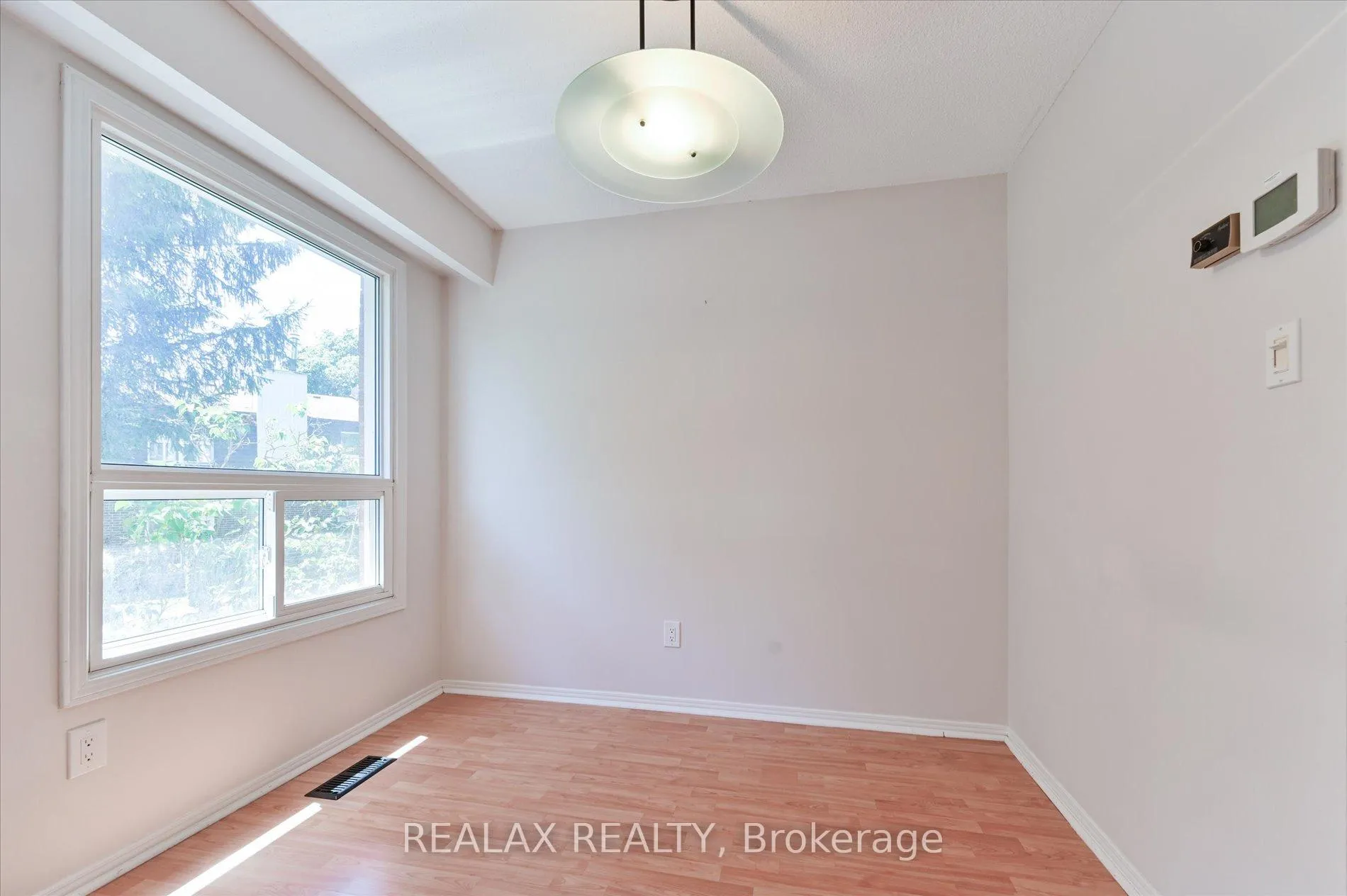 Photo 9 of 6 Kindale Way, Markham, Royal Orchard — HOMEH