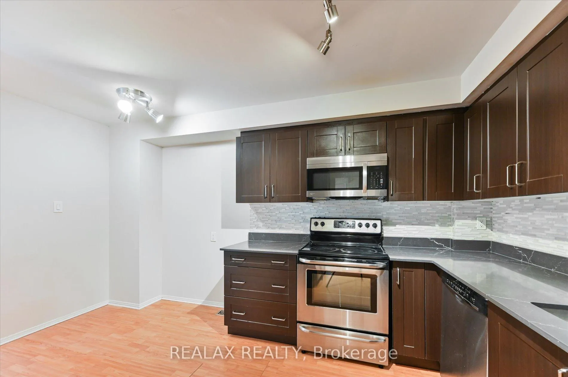 Photo 13 of 6 Kindale Way, Markham, Royal Orchard — HOMEH