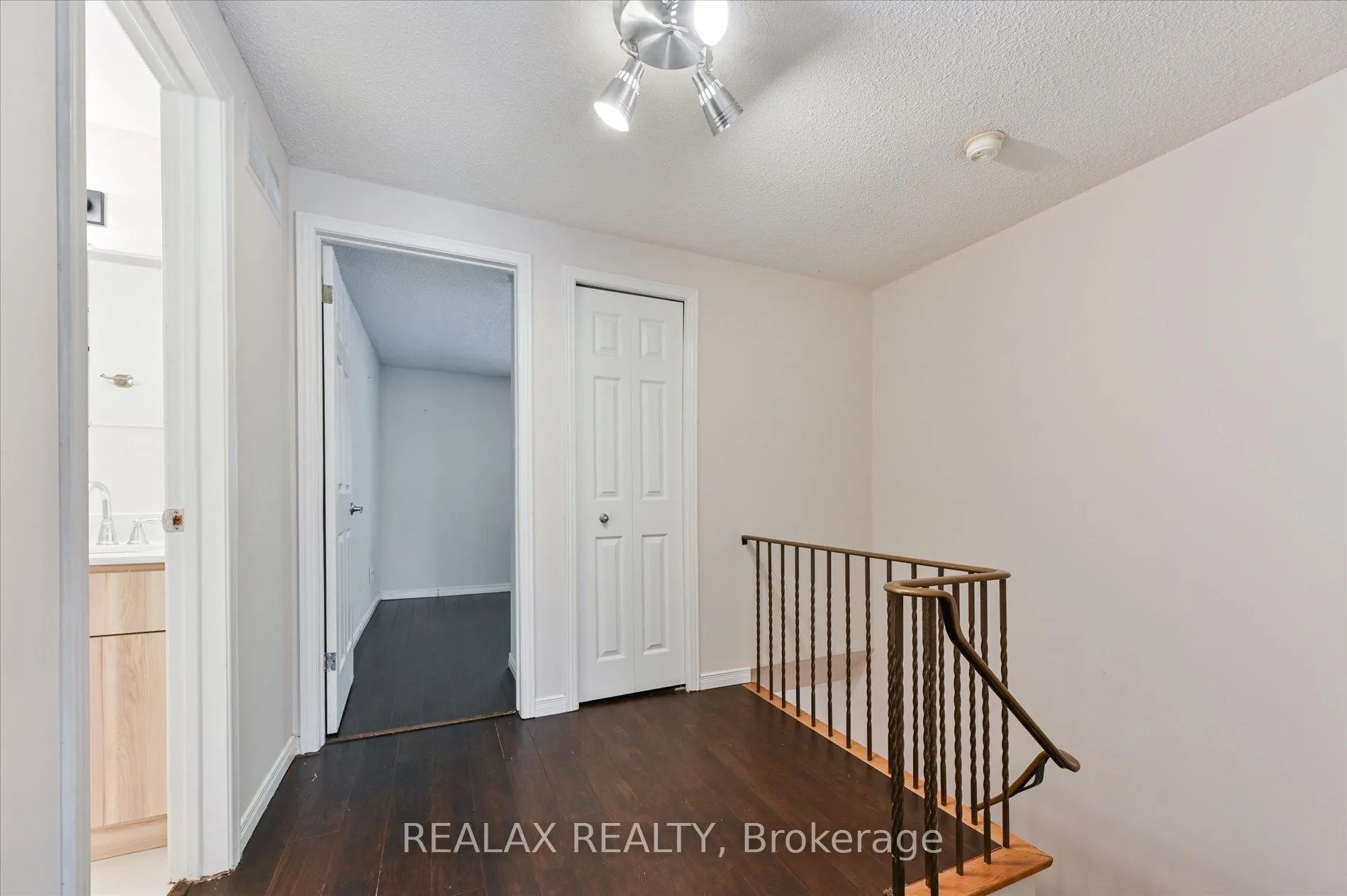 Photo 16 of 6 Kindale Way, Markham, Royal Orchard — HOMEH