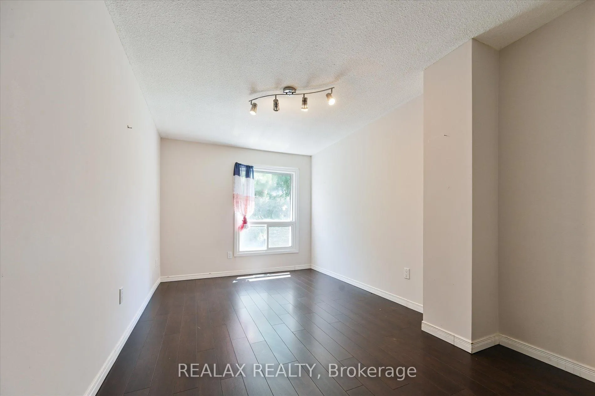 Photo 18 of 6 Kindale Way, Markham, Royal Orchard — HOMEH