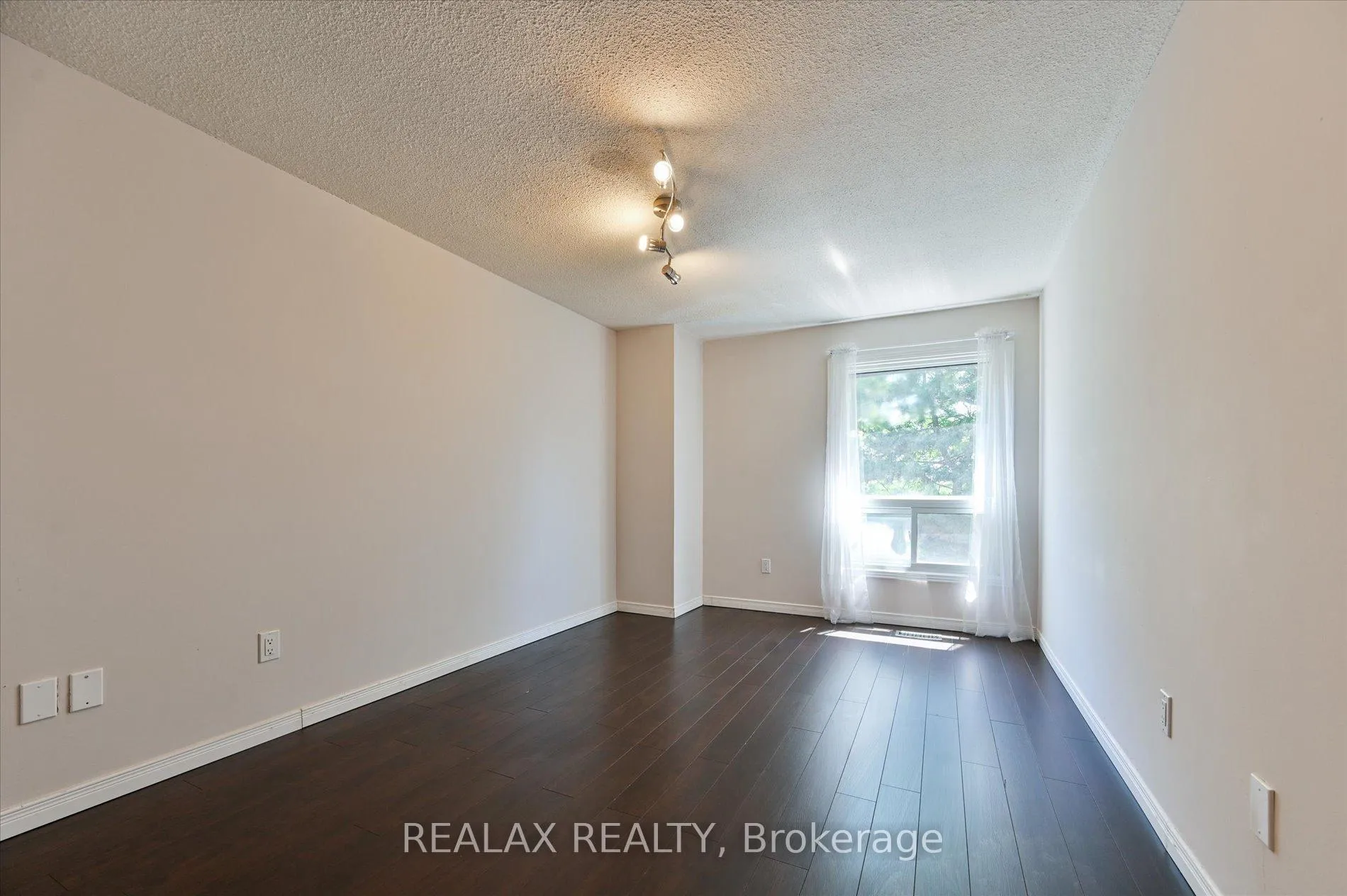 Photo 20 of 6 Kindale Way, Markham, Royal Orchard — HOMEH