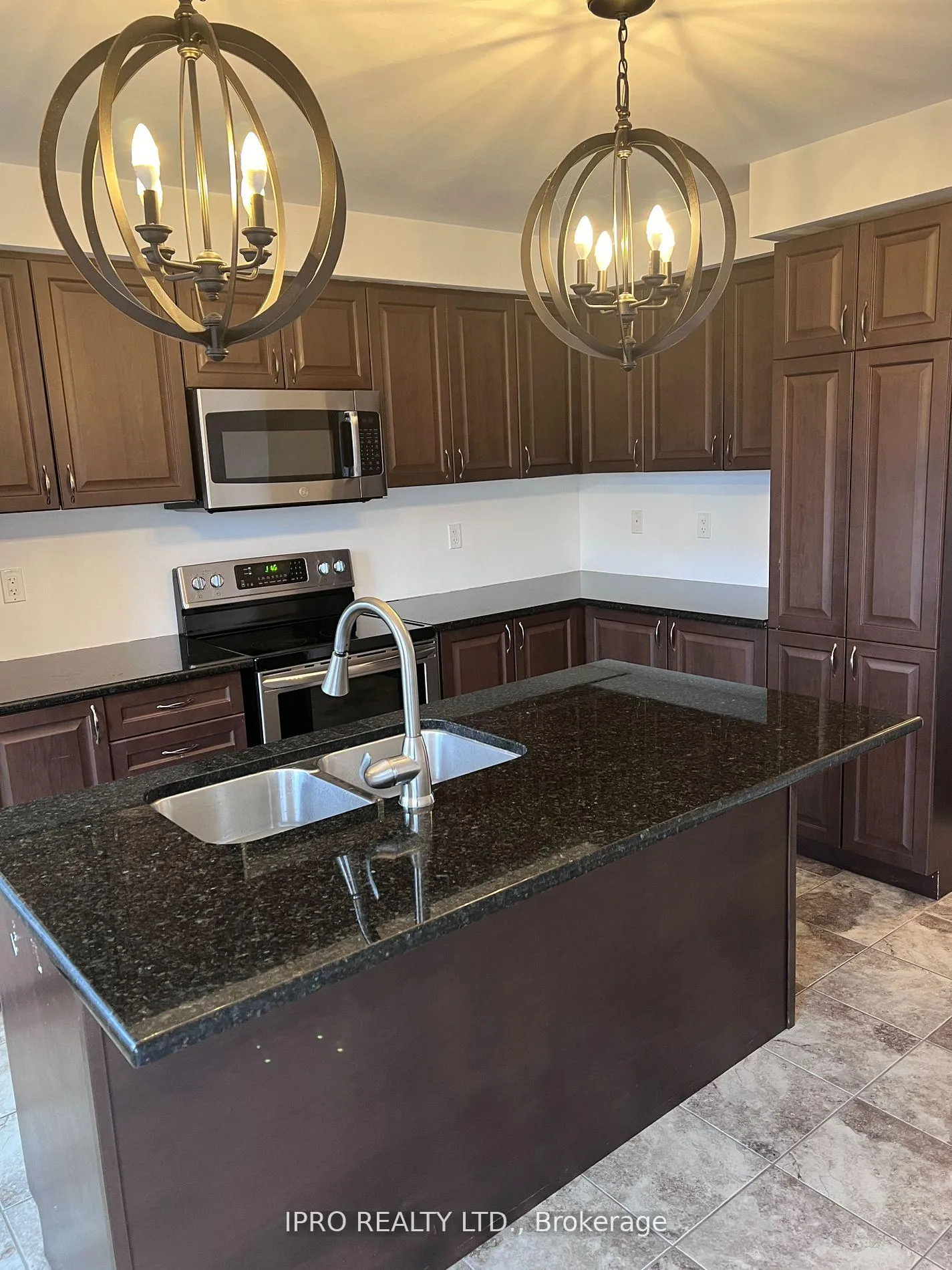 Photo 7 of 105 Magpie Way, Whitby, Blue Grass Meadows — HOMEH