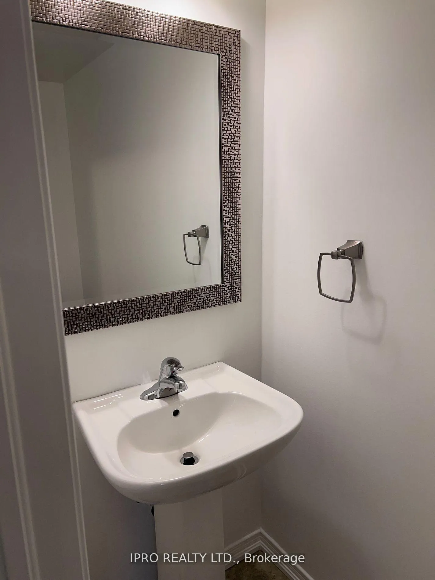 Photo 16 of 105 Magpie Way, Whitby, Blue Grass Meadows — HOMEH