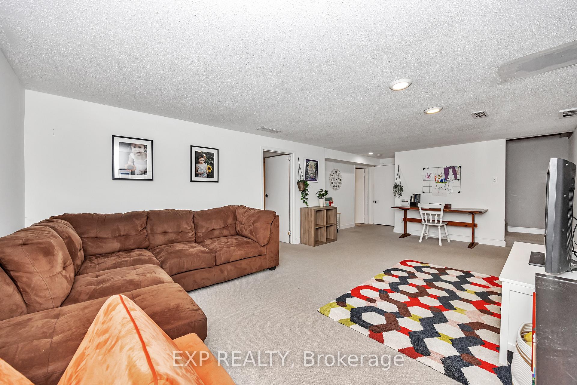 Photo 24 of 851 David Manchester Road, Ottawa, Huntley Ward (South West) — HOMEH