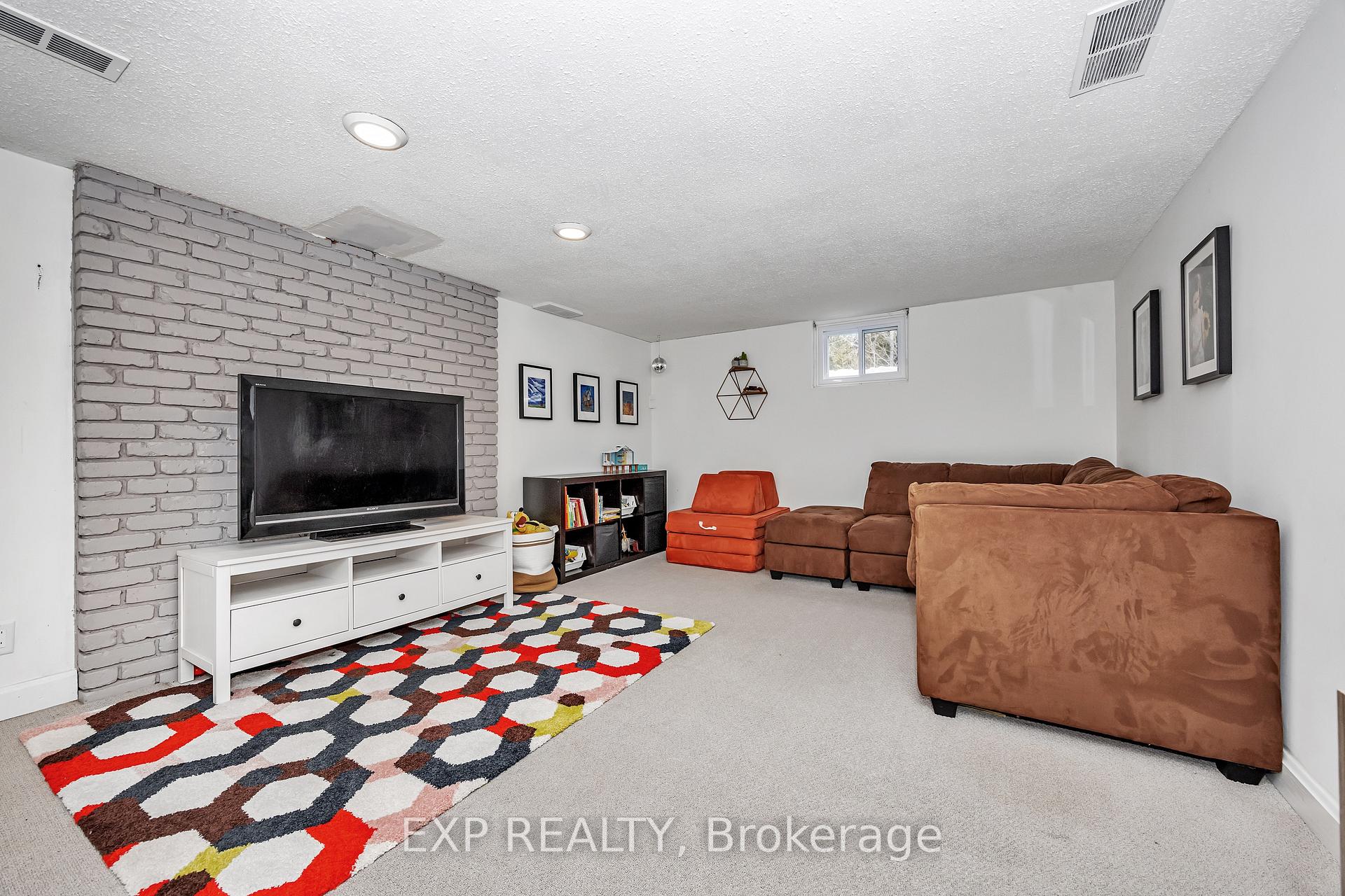 Photo 25 of 851 David Manchester Road, Ottawa, Huntley Ward (South West) — HOMEH